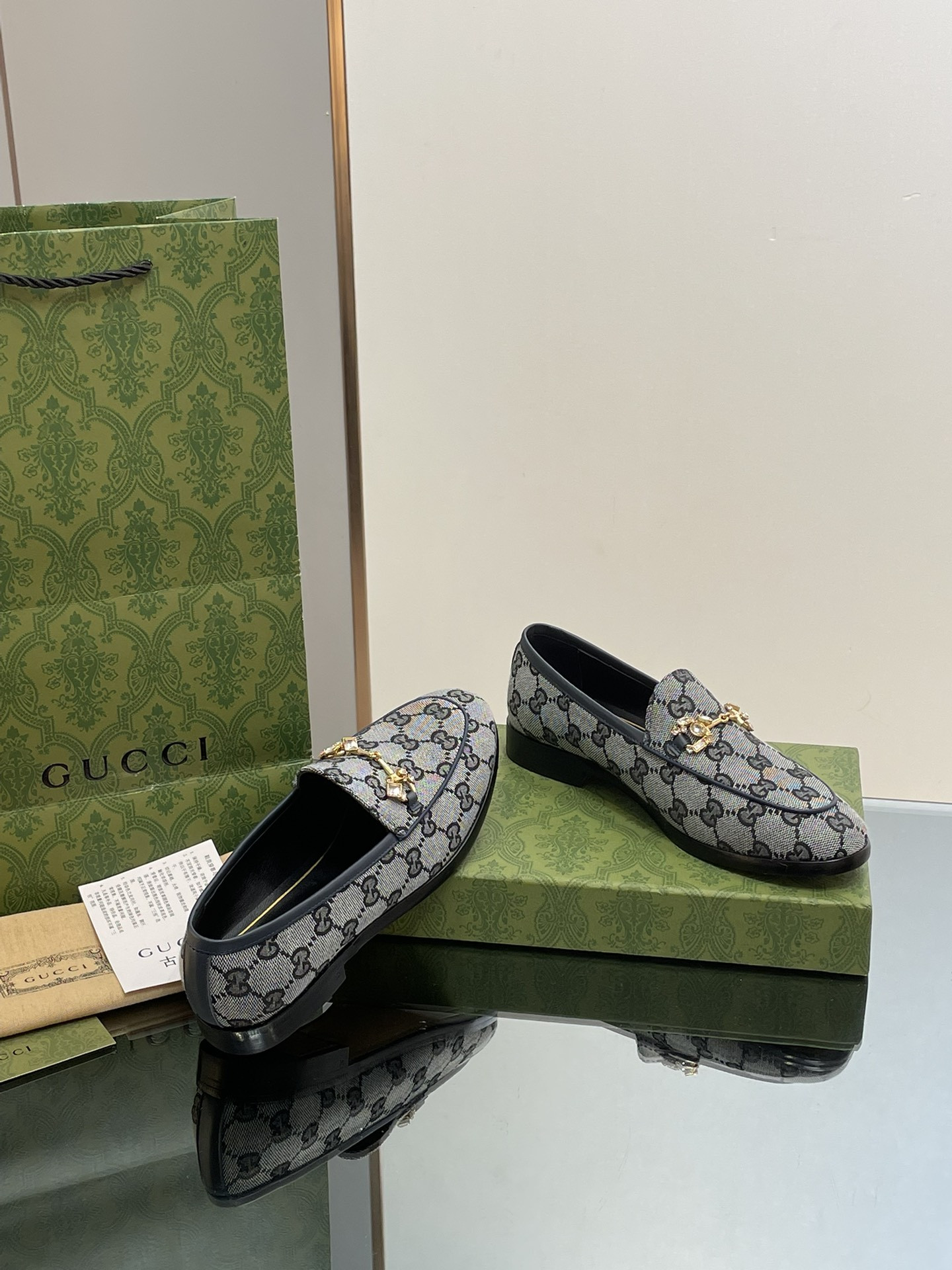ua G*u*i horsebit loafer