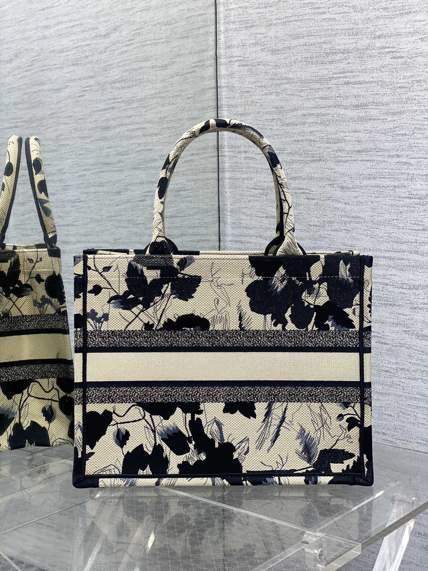 D*or tote 36 x 18 x 28cm