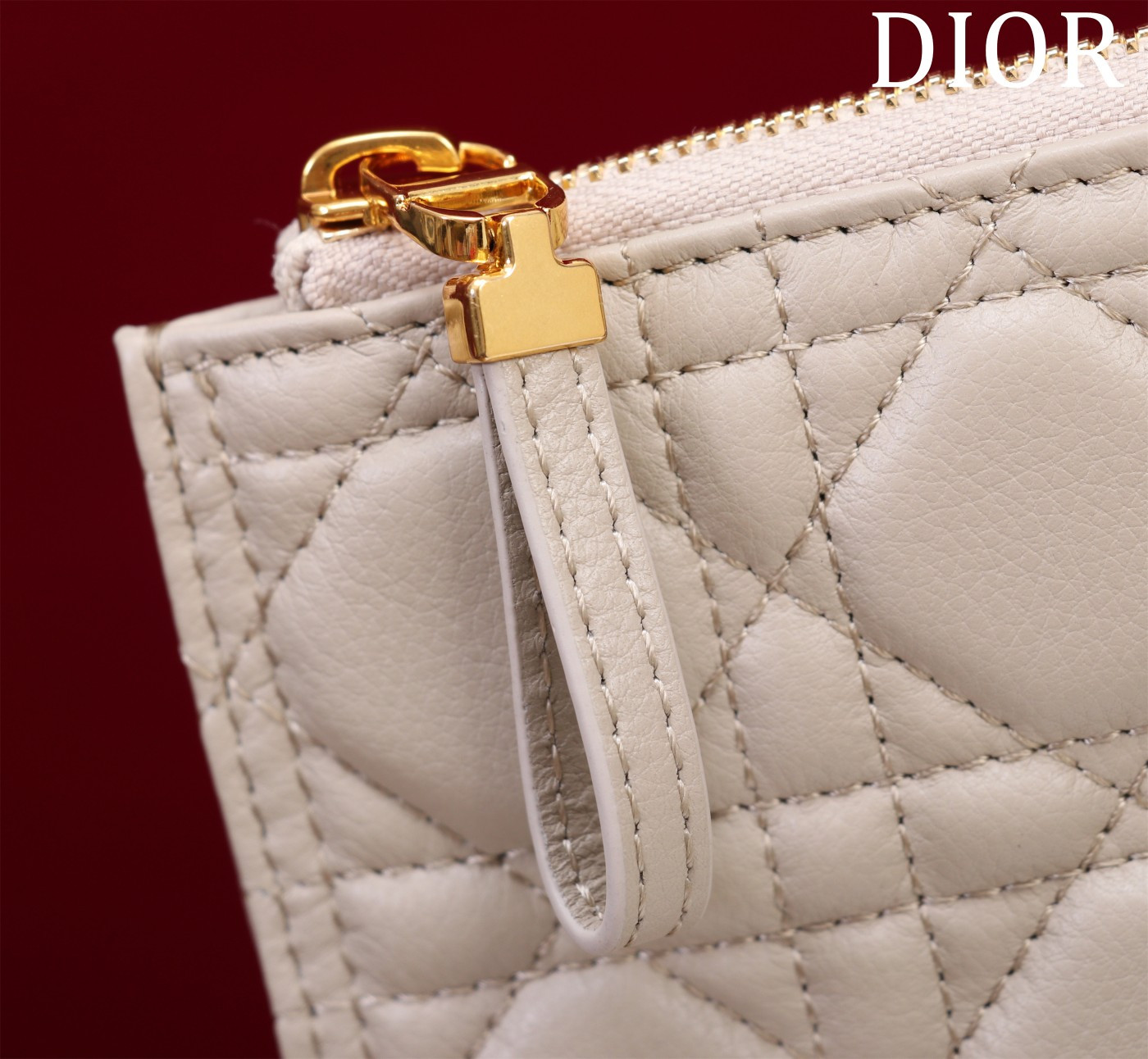 large D*or caro daily pouch 30 x 21.5 cm
