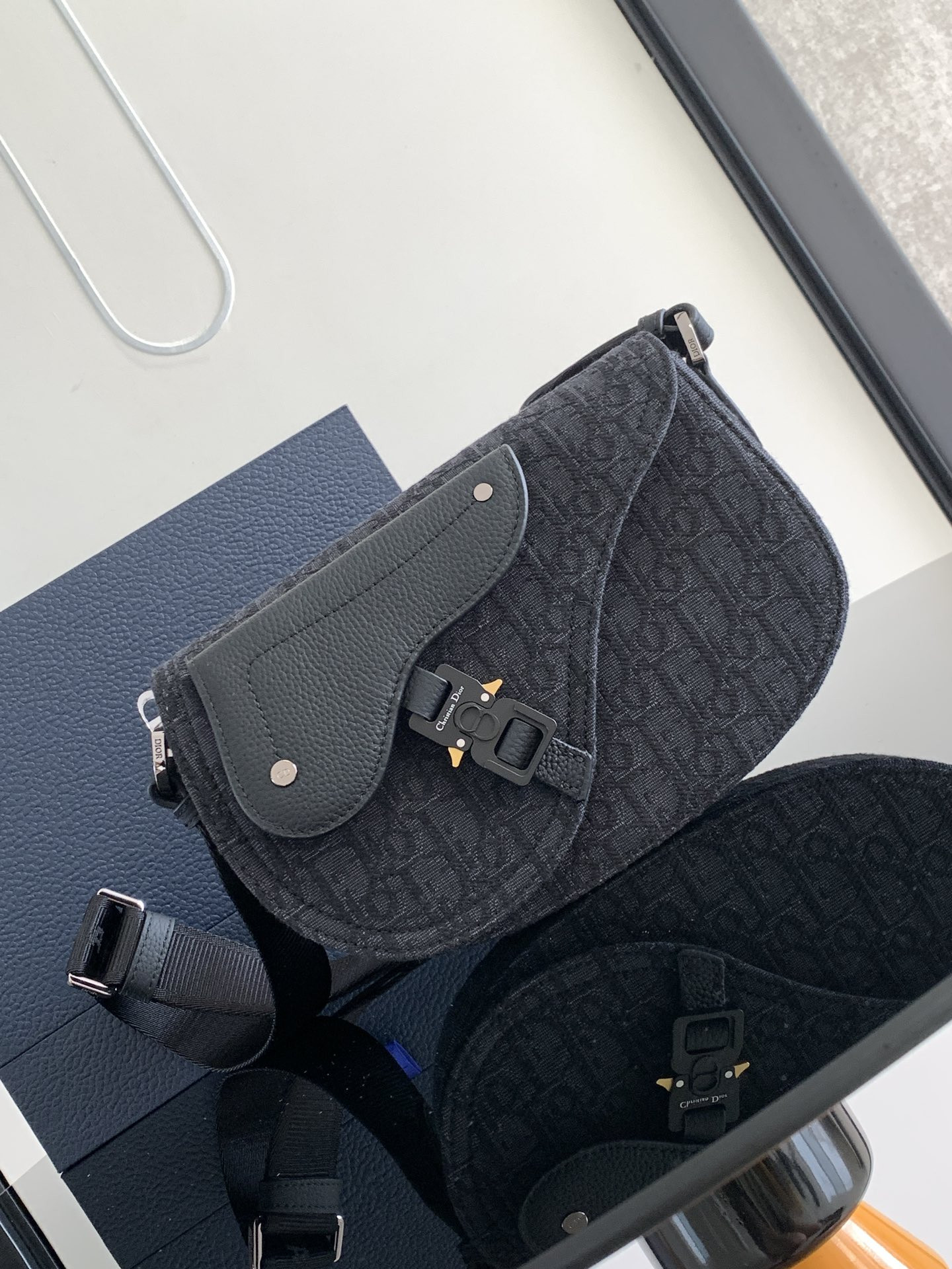 D*or saddle messenger bag 24 x 16.5 x 5.5 cm