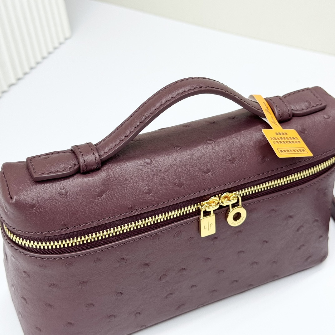 L**o p*ana extra pocket l19 ostrich-grained leather 11 x 19 x 6.5 cm