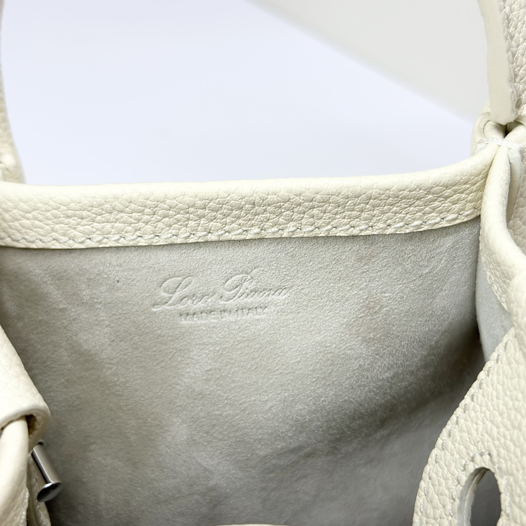 L**o p*ana micro bale bag grained calfskin 23 x 16 x 14 cm