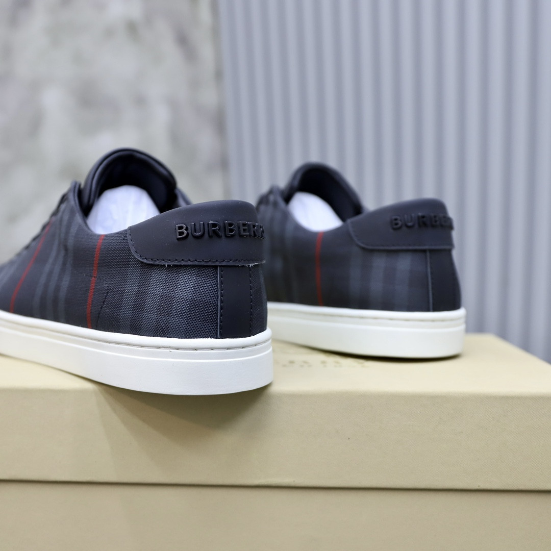 ua B**rry check sneakers