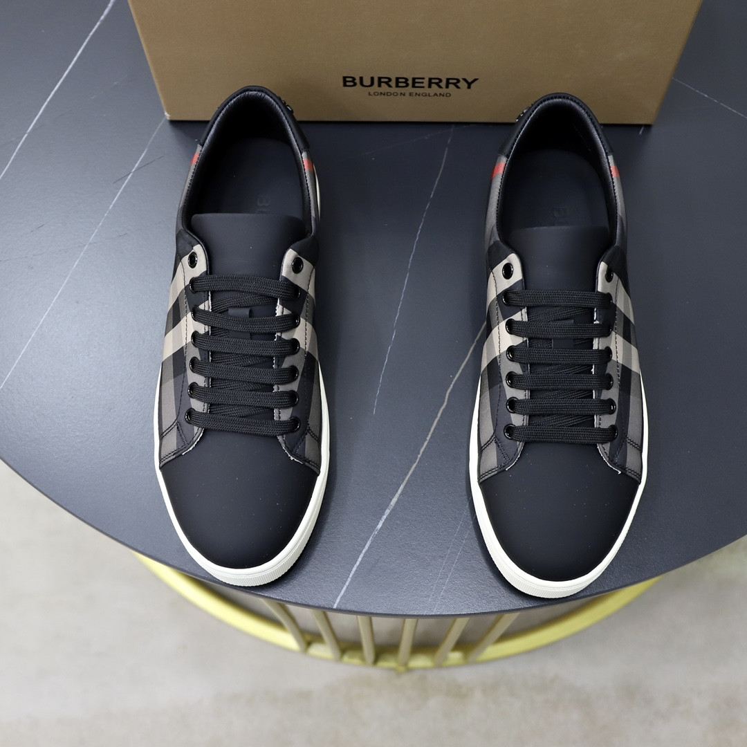 ua B**rry check sneakers
