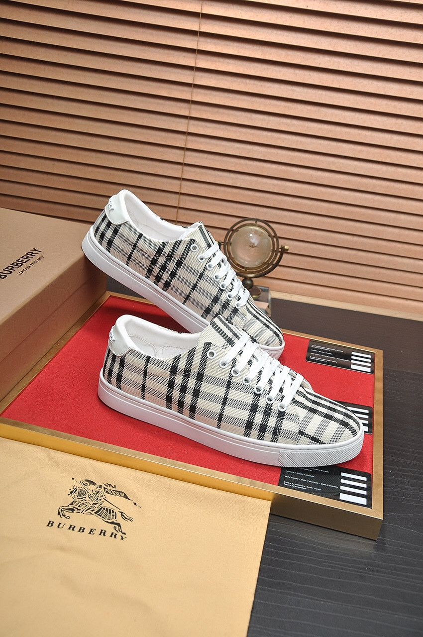 ua B**rry check sneakers
