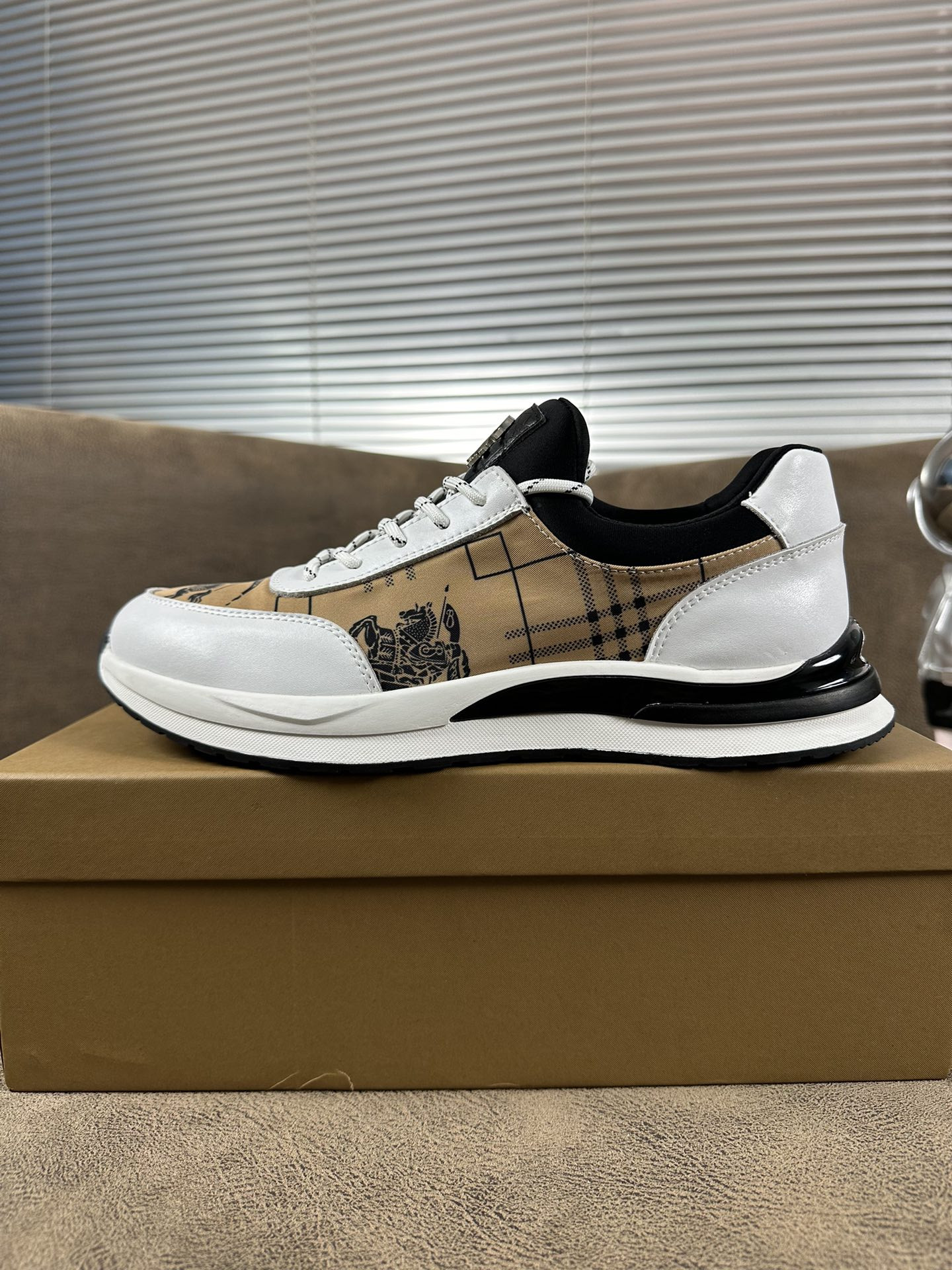 ua B**rry sneakers