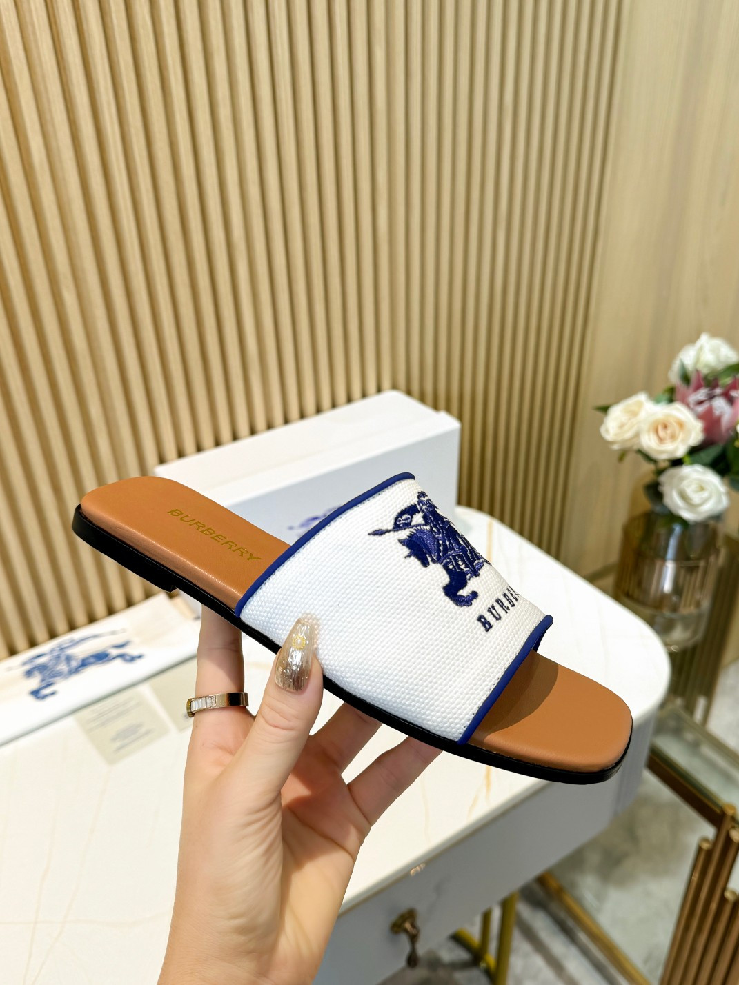 ua B**rry slides