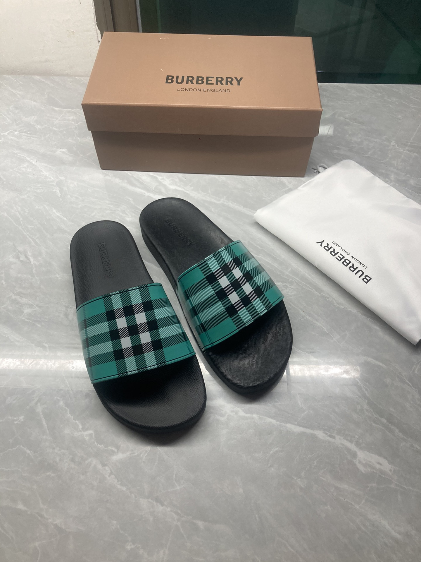 B**rry check slides