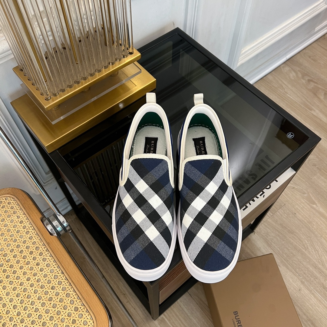 ua B**rry slip on sneakers