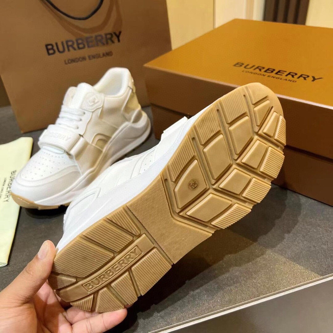 ua B**rry sneakers