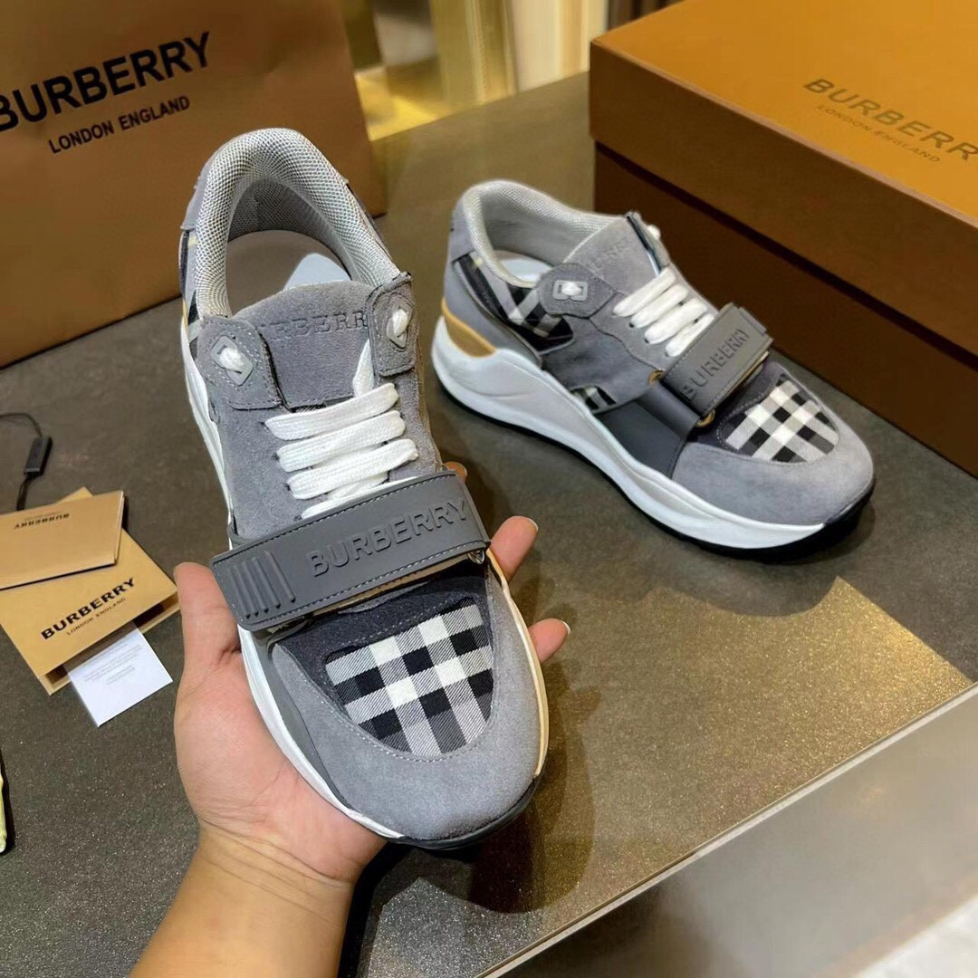 ua B**rry sneakers