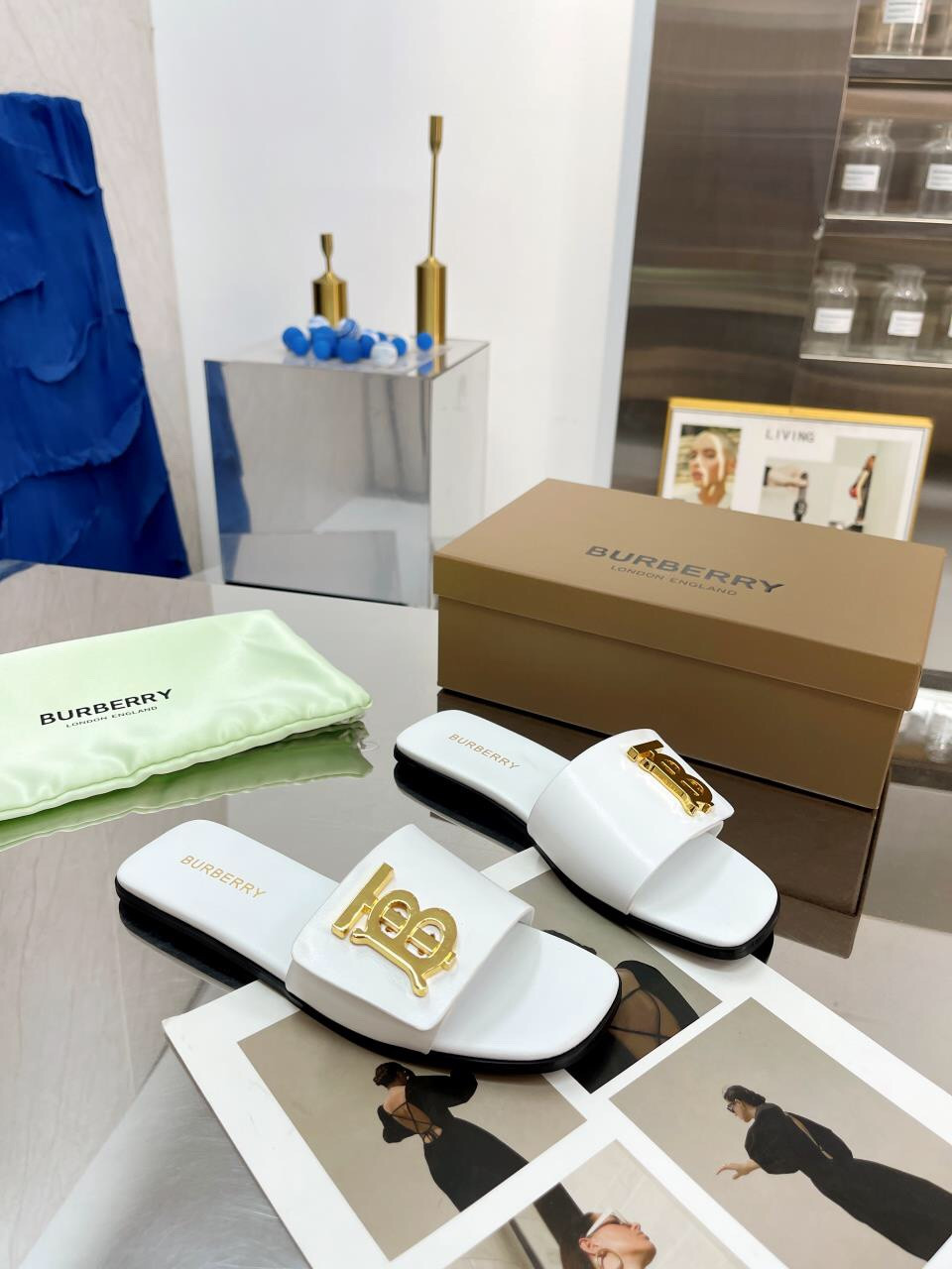 ua B**rry slides