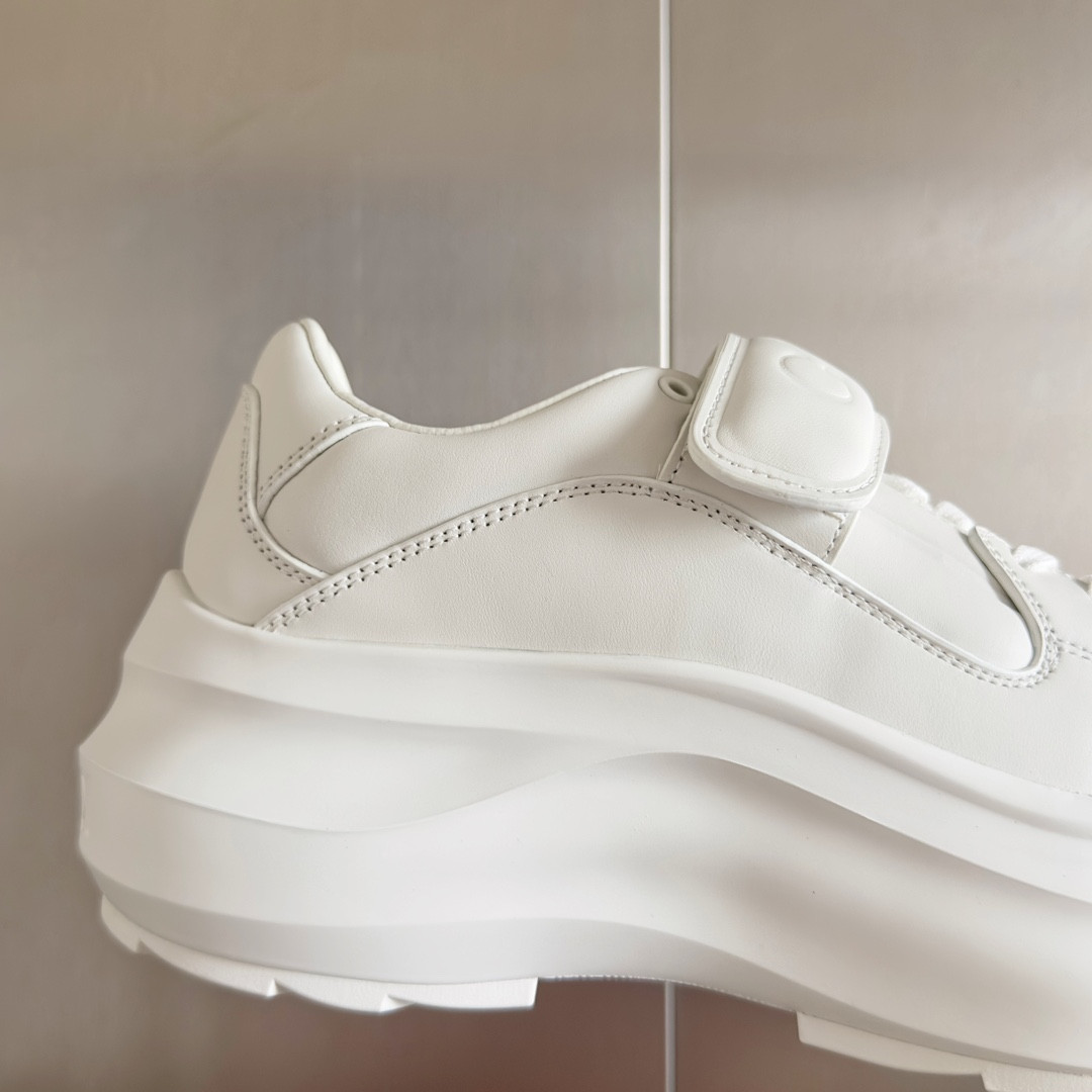 ua G*u*i wave wedge sneaker