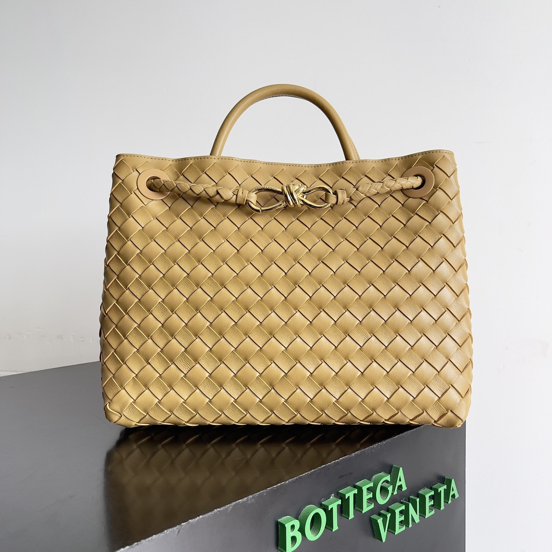 bo*te*ga Ve*ne*ta medium andiamo 32x25x11cm