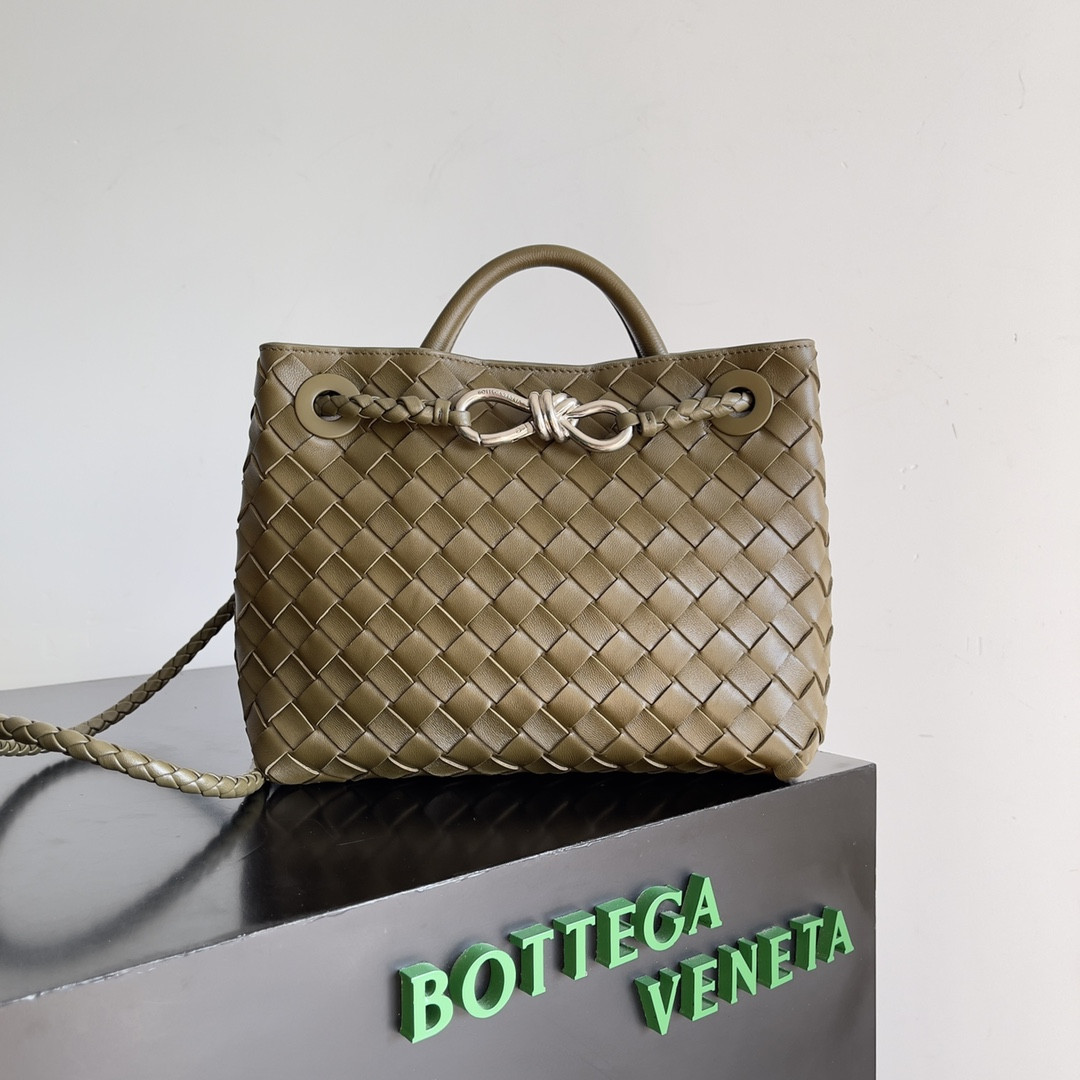 bo*te*ga Ve*ne*ta small andiamo 25x22x10.5cm