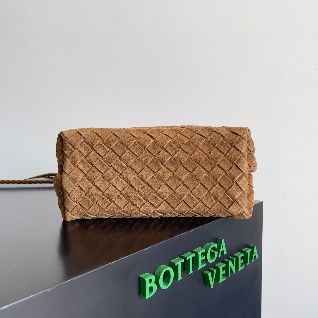 bo*te*ga Ve*ne*ta small andiamo 25x22x10.5cm