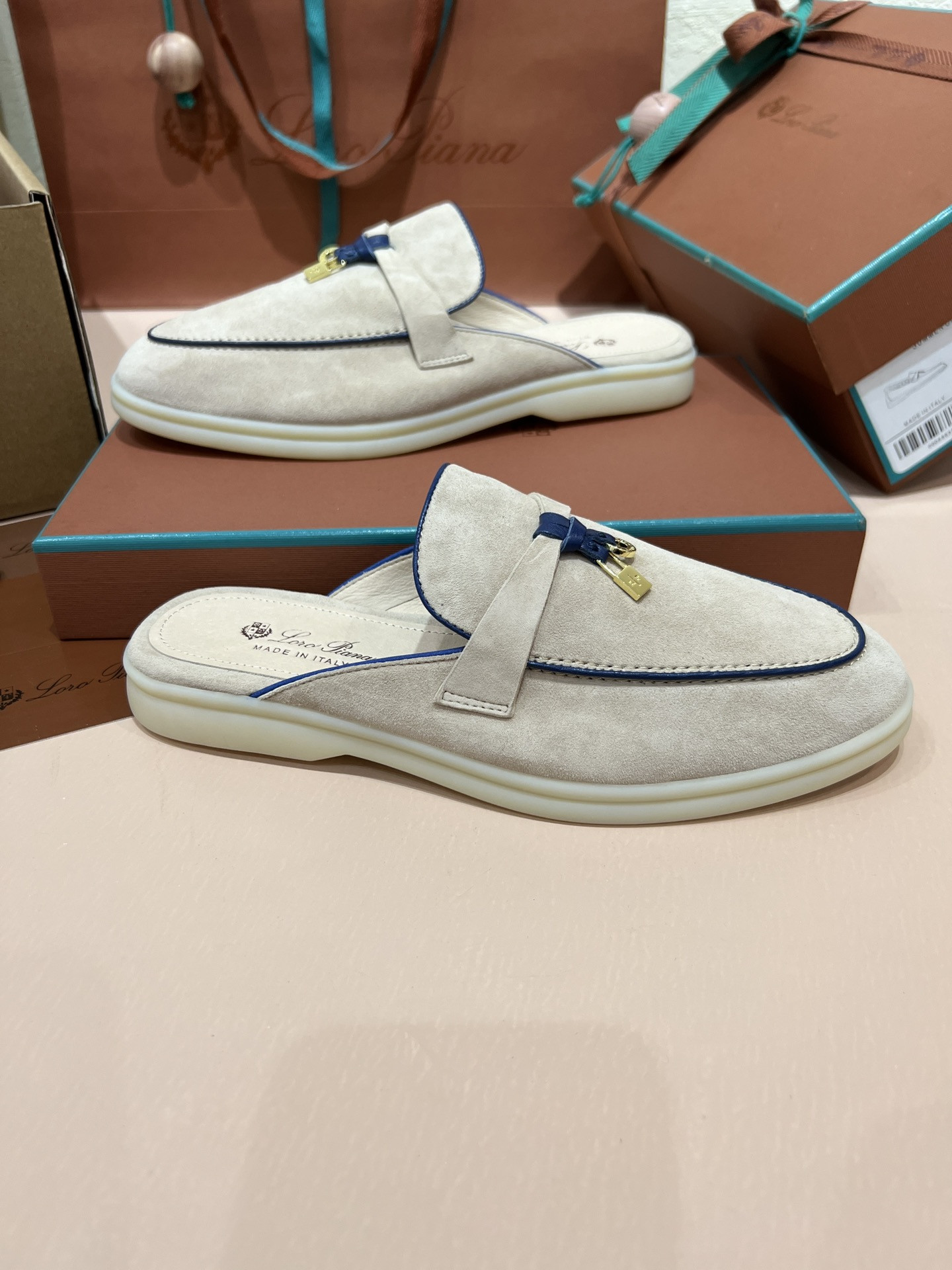 ua L**o p*ana babouche charms walk loafers
