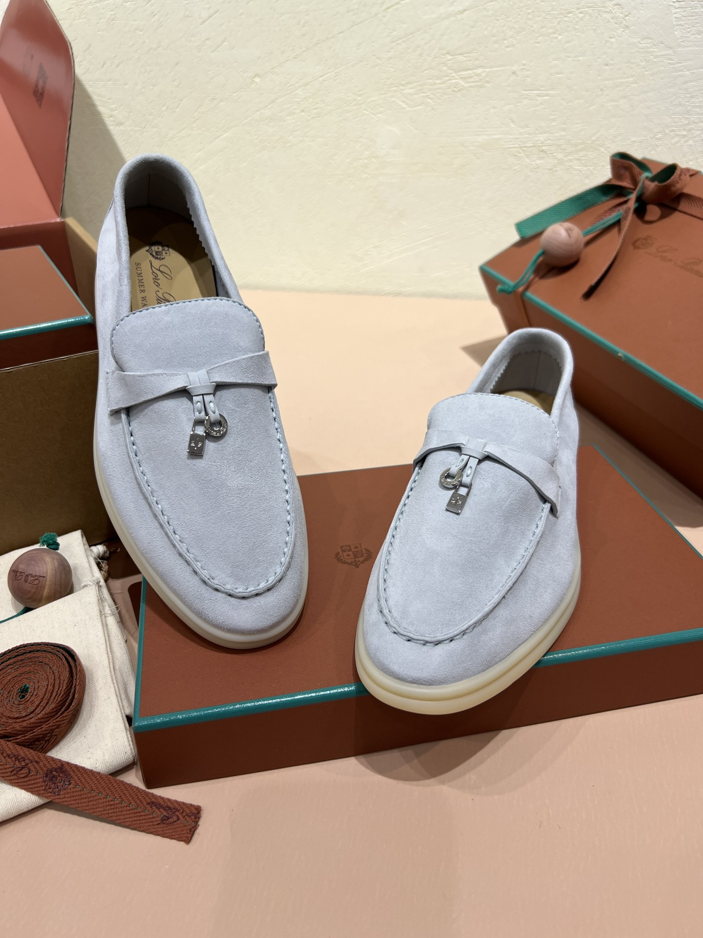 ua L**o p*ana summer charms walk loafers