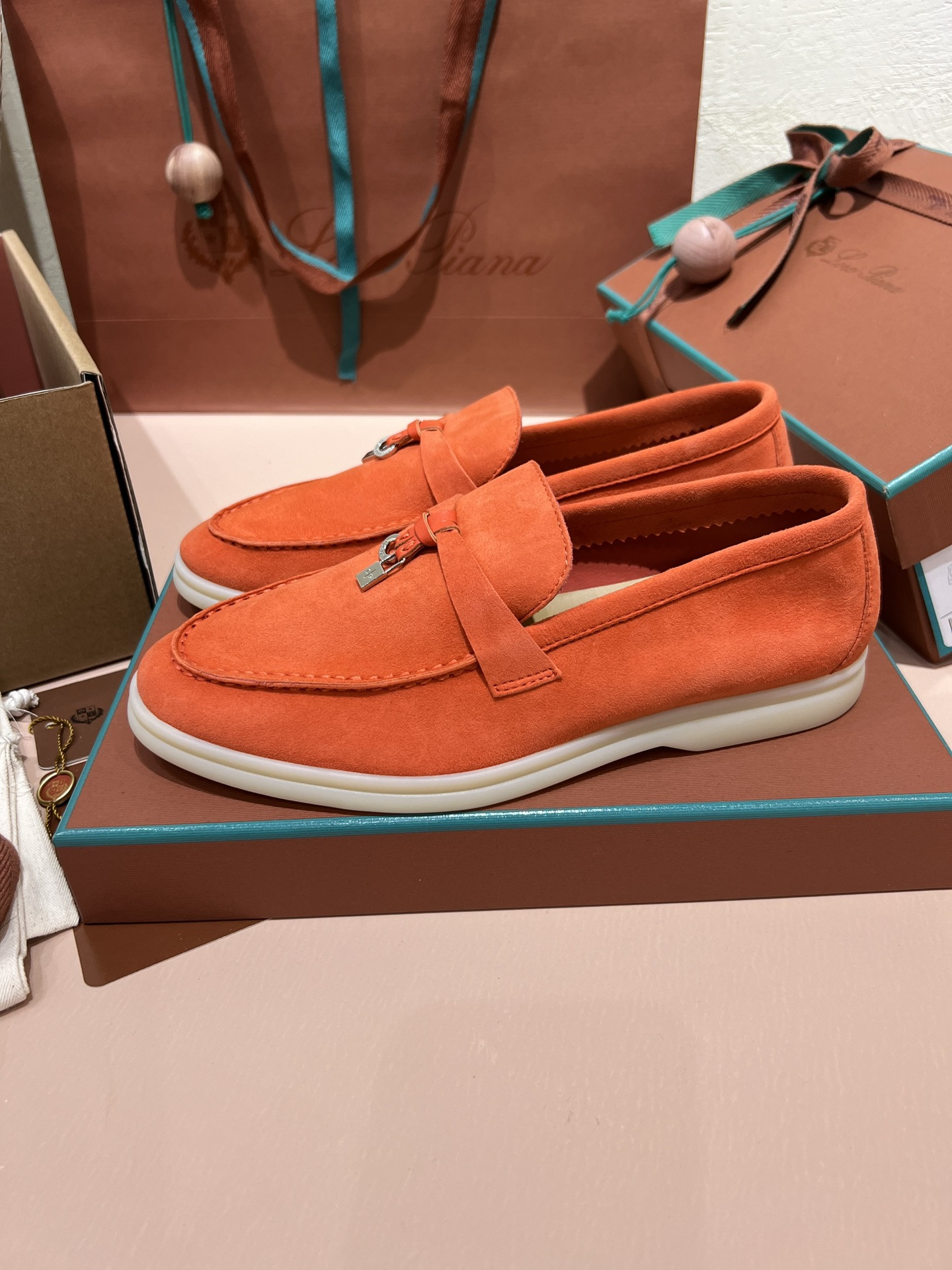 ua L**o p*ana summer charms walk loafers