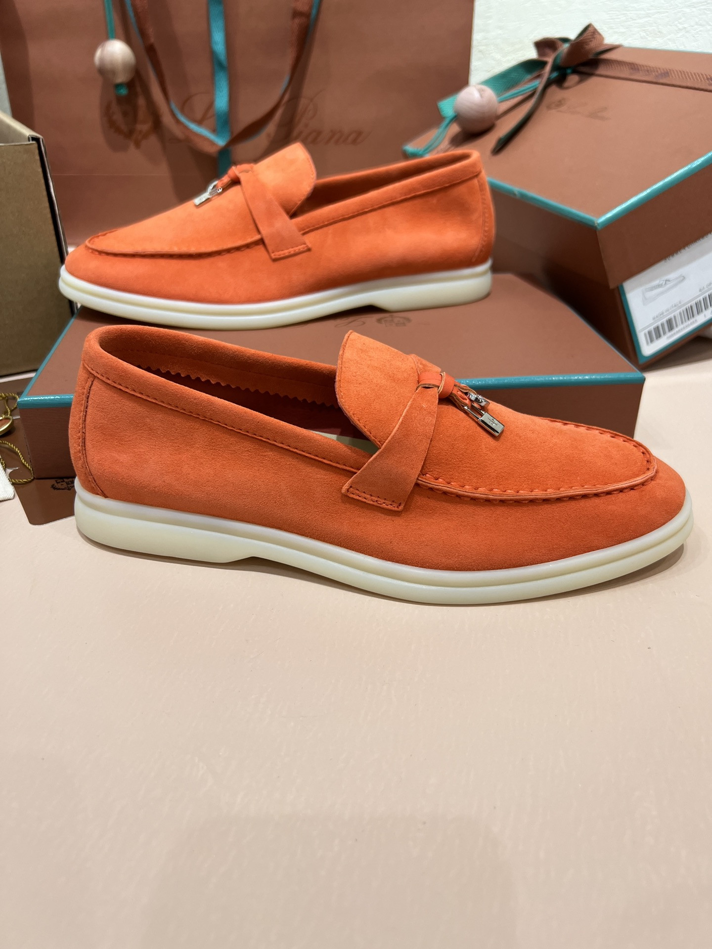 ua L**o p*ana summer charms walk loafers