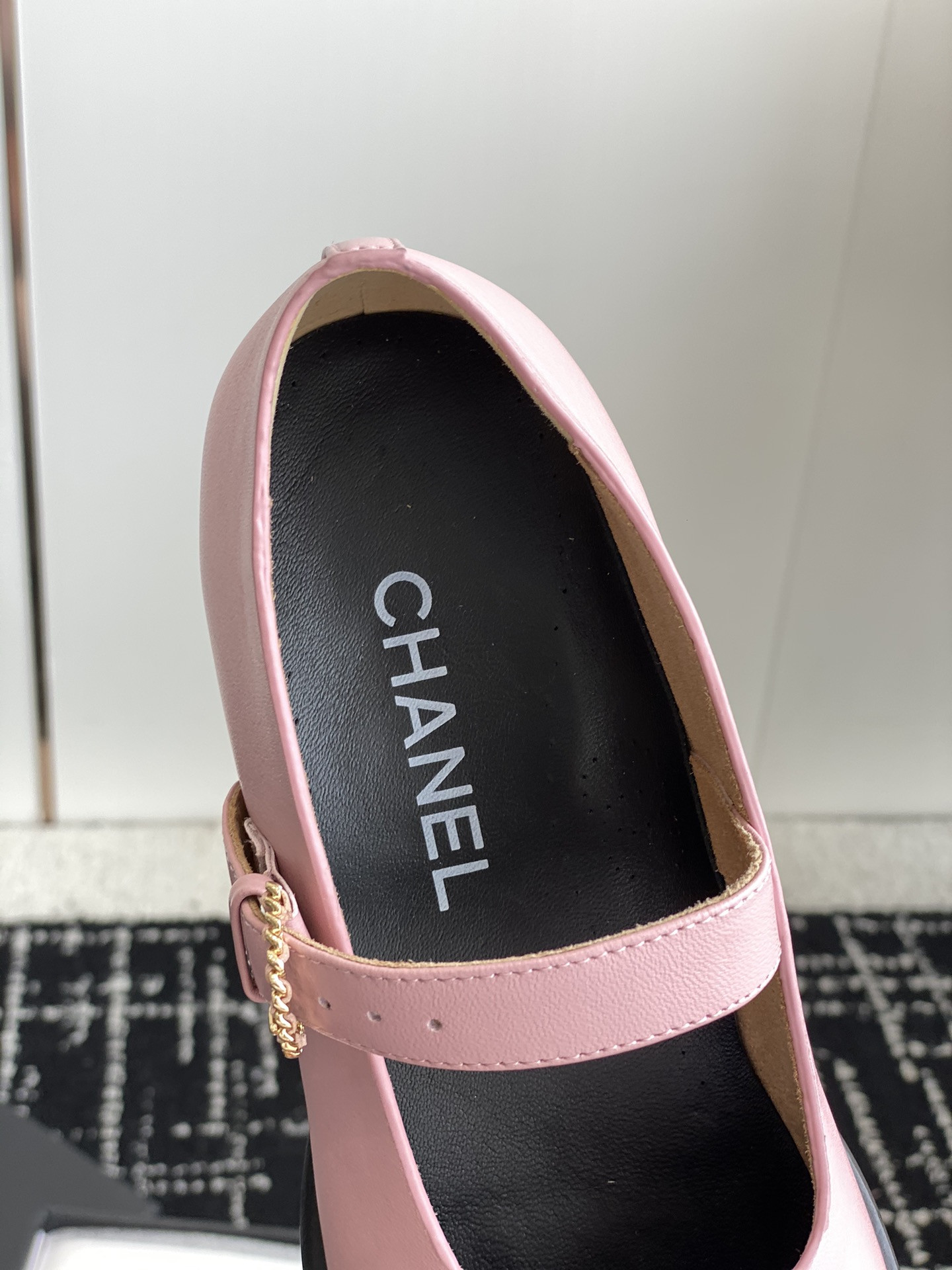 ua Ch*el mary janes