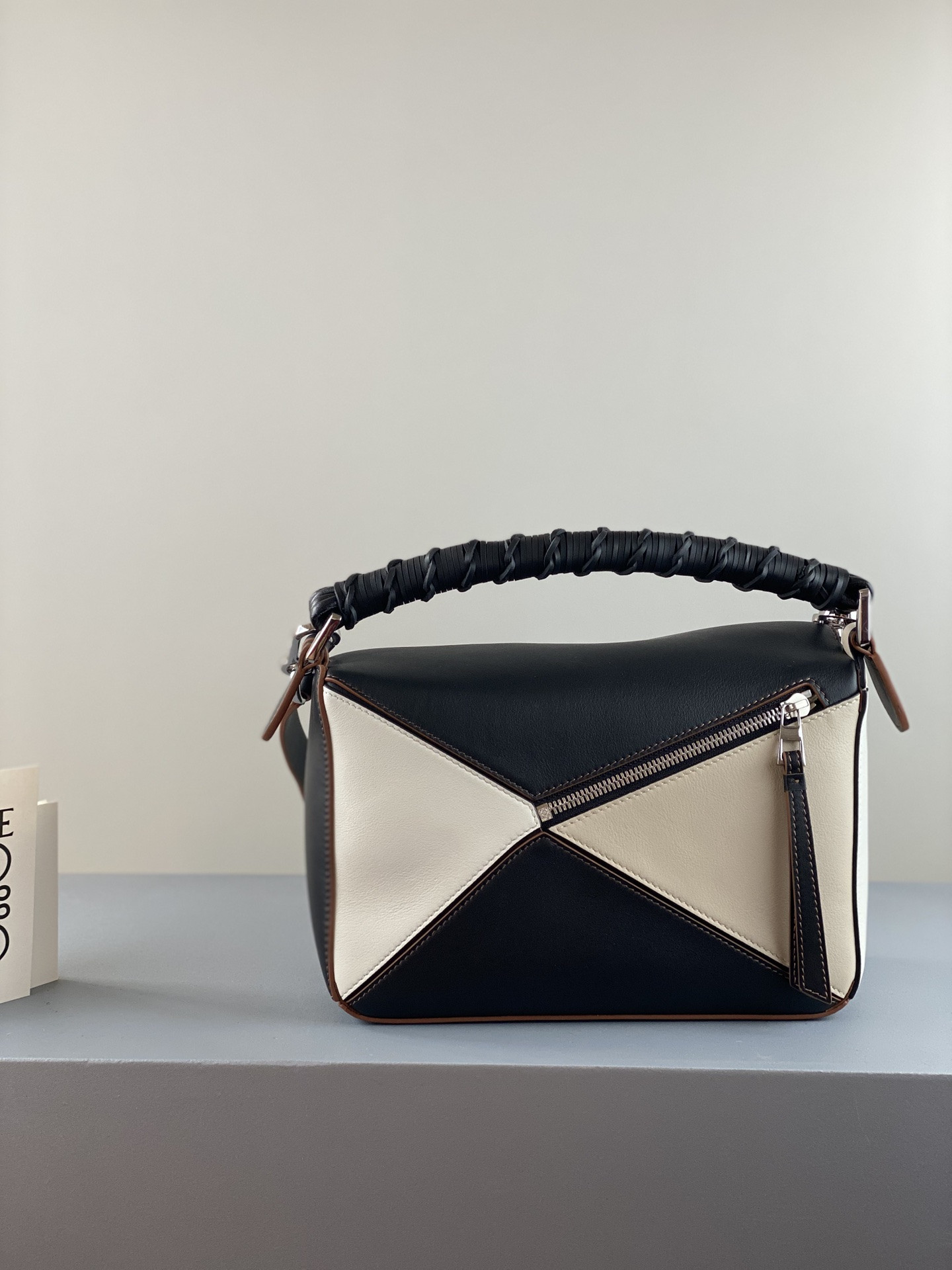L0ew* small puzzle bag in classic calfskin 24x10.5x16.5cm