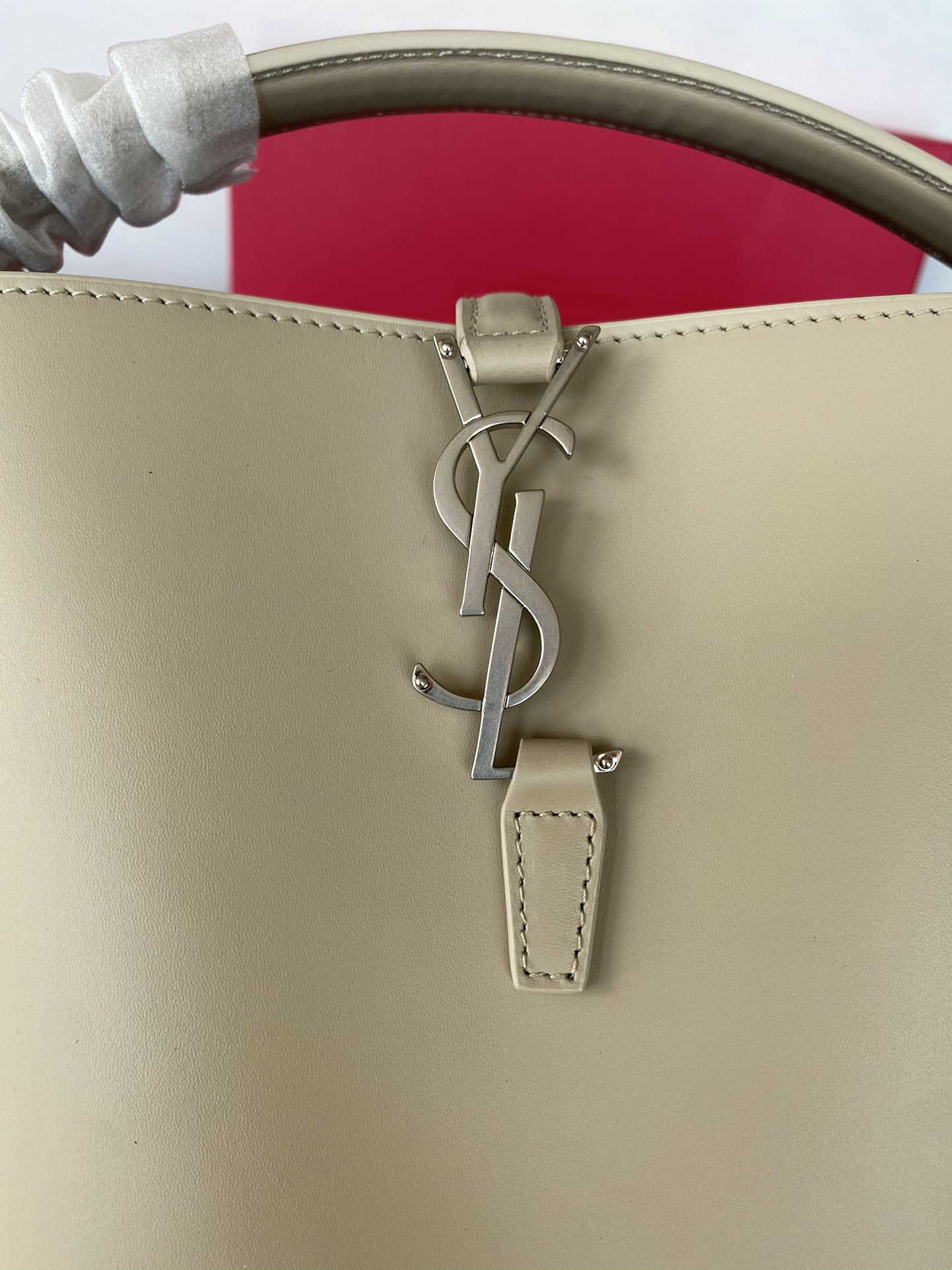 Y*L le 37 small (shiny leather) 17 x 20 x 13 cm