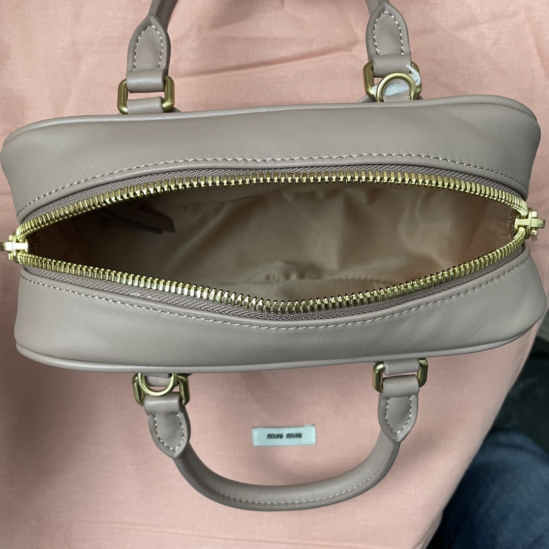 Miu Miu Arcadie leather bag 10.5x22x7.5cm
