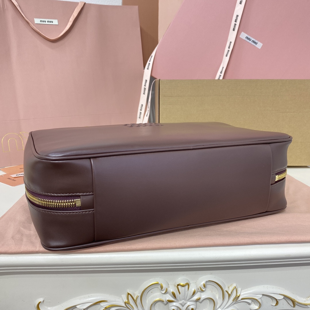 Miu Miu Leather Beau bag 23x34x10cm