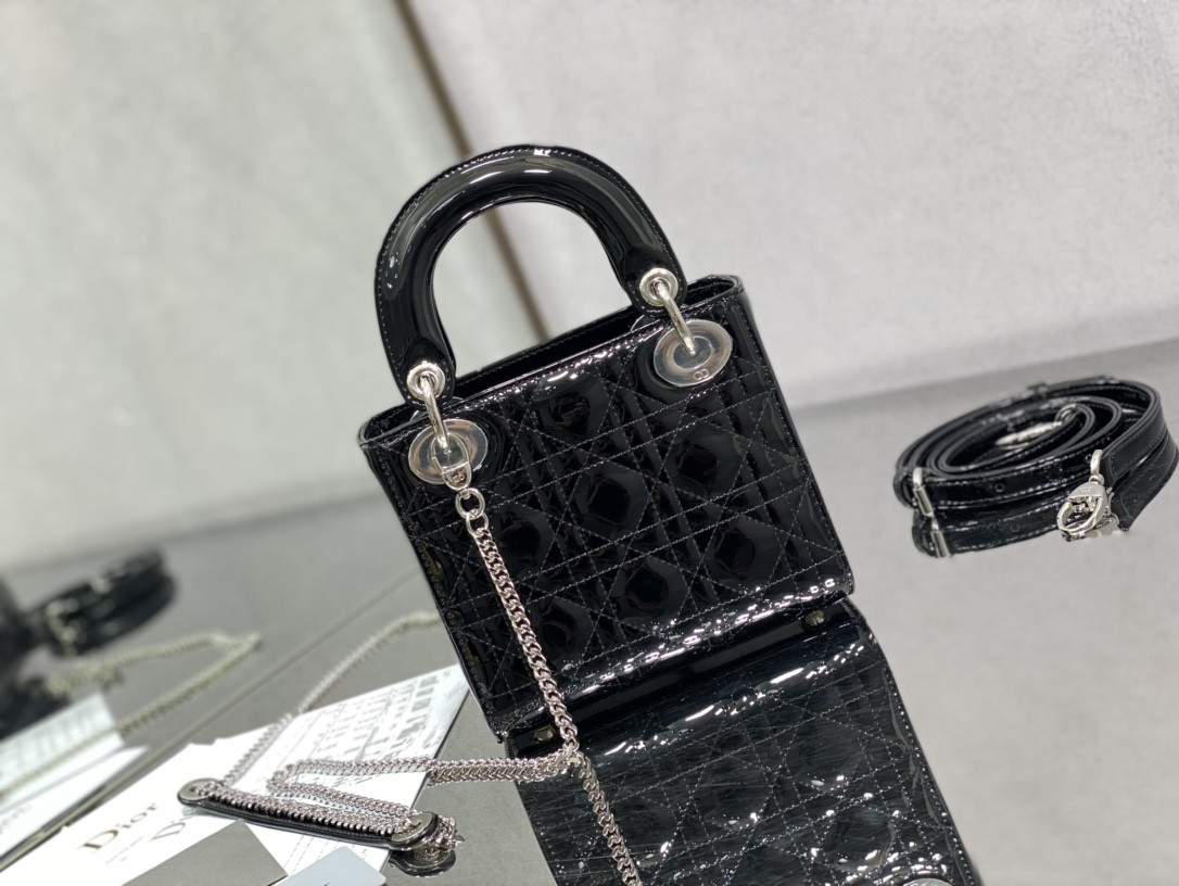 mini lady D*or bag patent cannage calfskin 17 x 15 x 7 cm