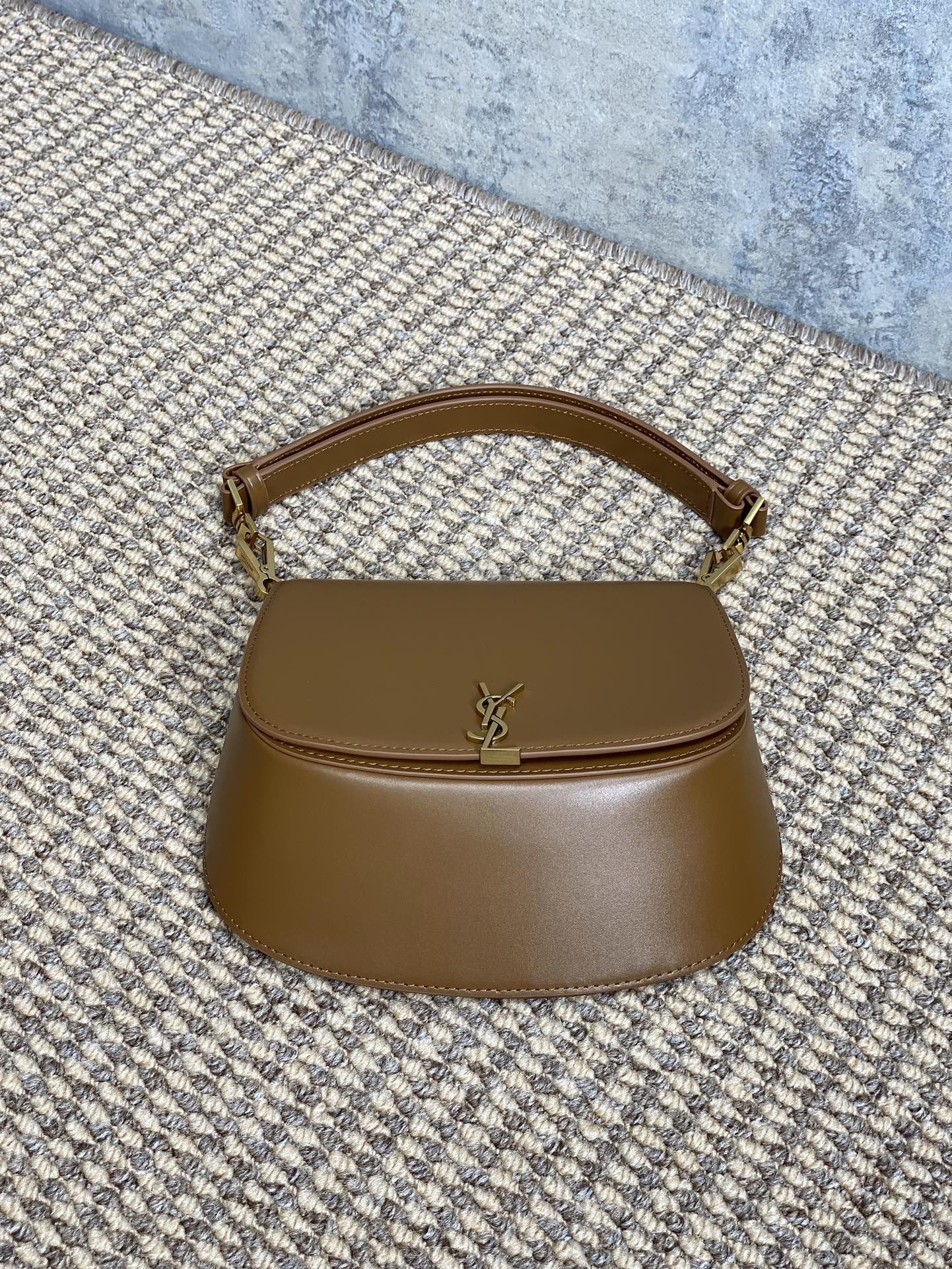 y*l voltaire top handle in box Sa**t Lau*nt 17.5x21x8cm
