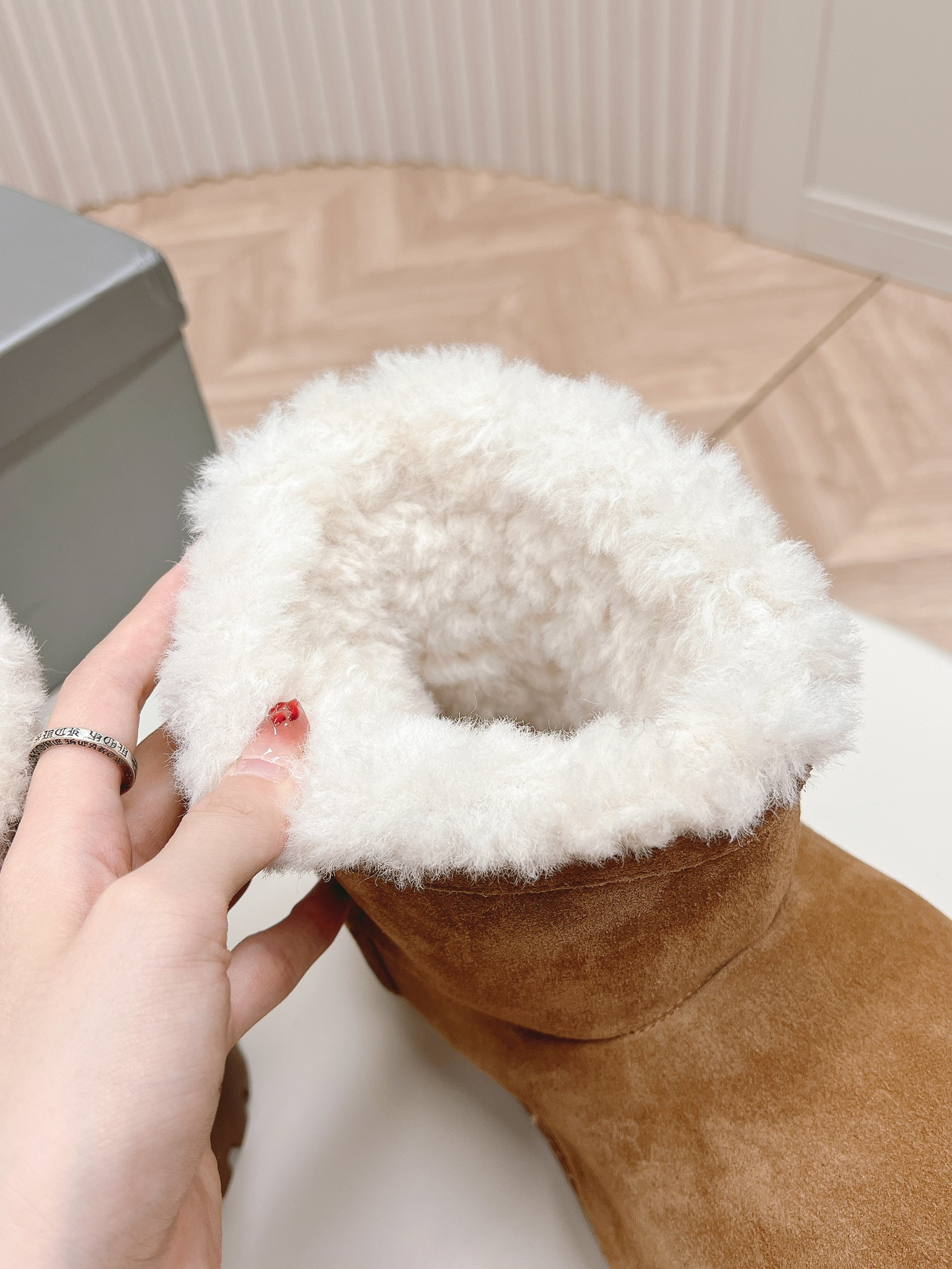 ua Ba*len*cia*ga snow boot