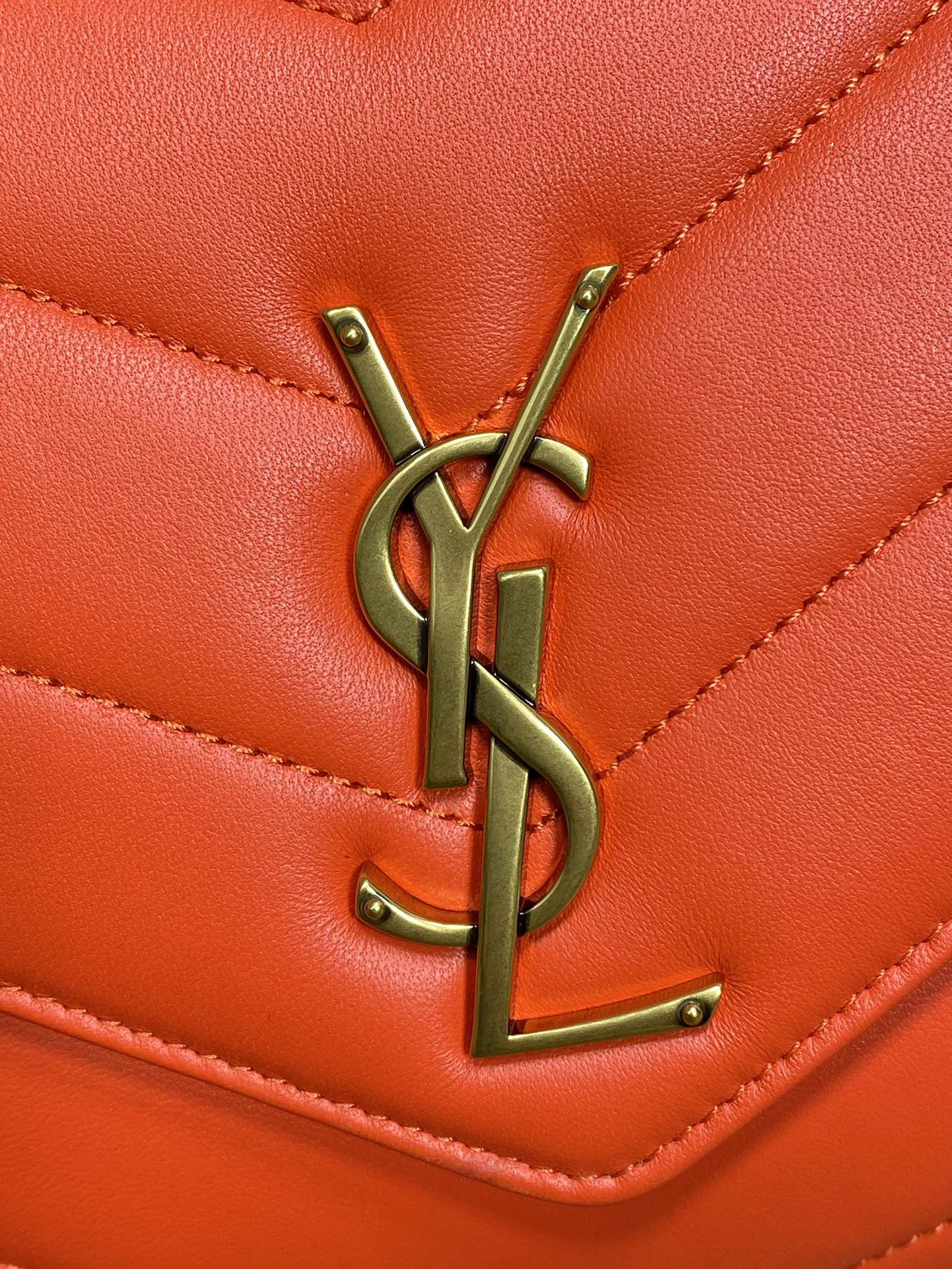 Y*L loulou medium in matelassÉ lambskin 29x17x8cm