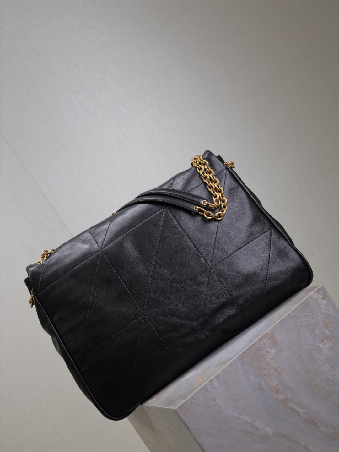 Y*L large jamie 4.3 in lambskin 43x29x9cm