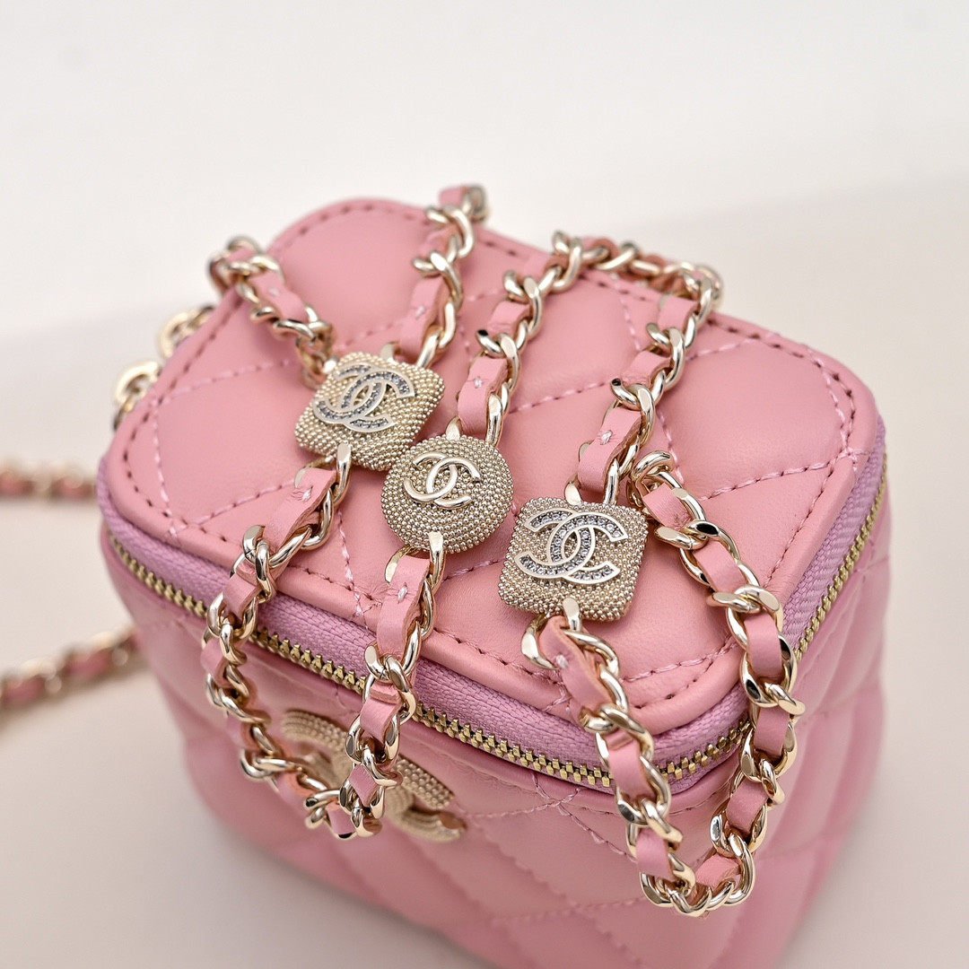 Ch*el small vanity with chain 8.5x11x7cm