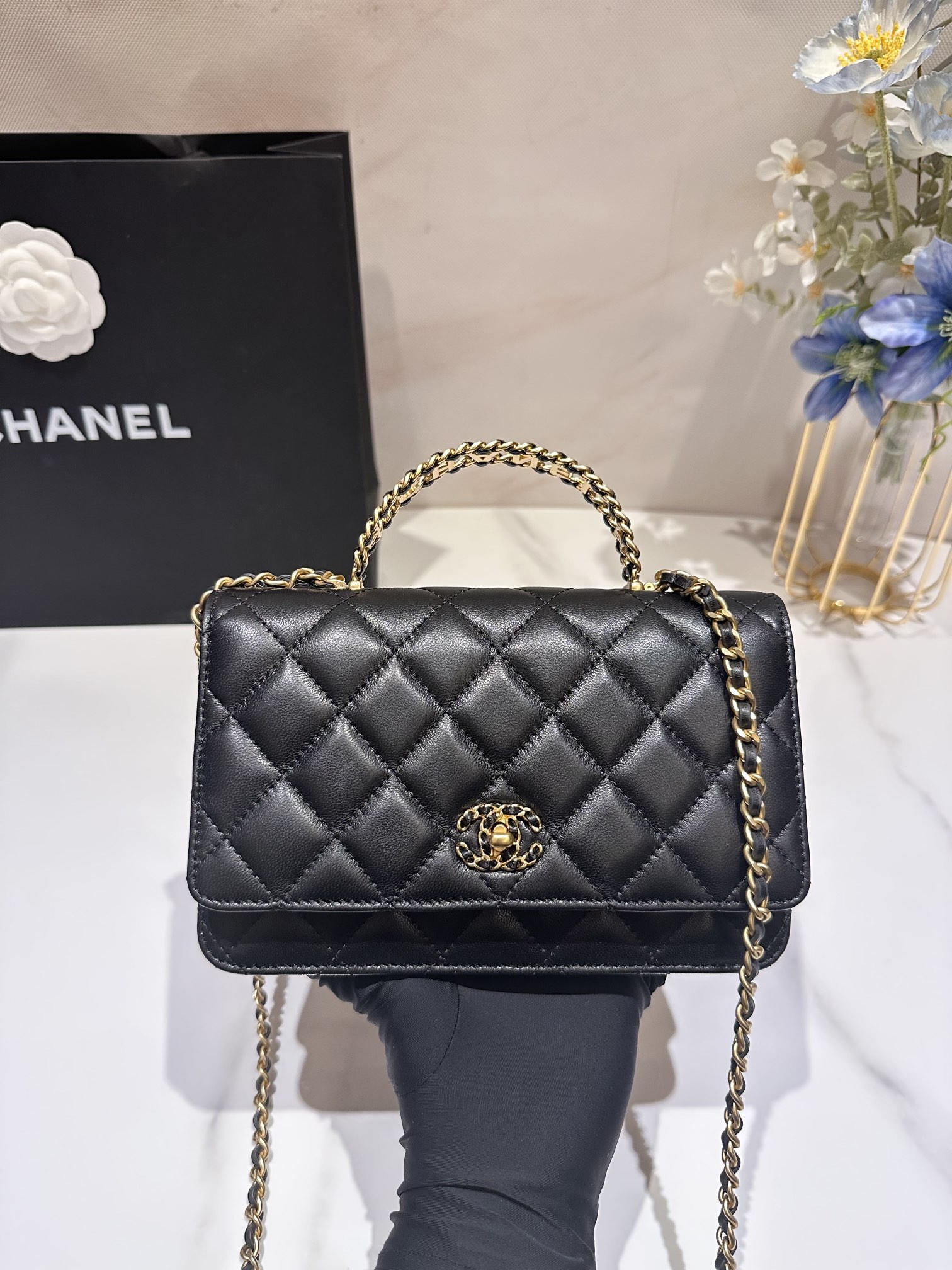 Ch*el woc classic wallet on chain 19cm