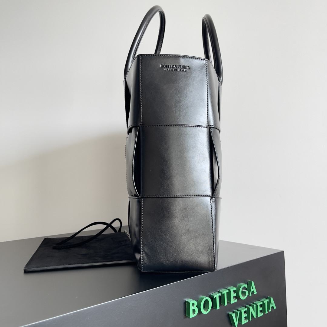 bo*te*ga Ve*ne*ta large arco tote 46x34x11cm
