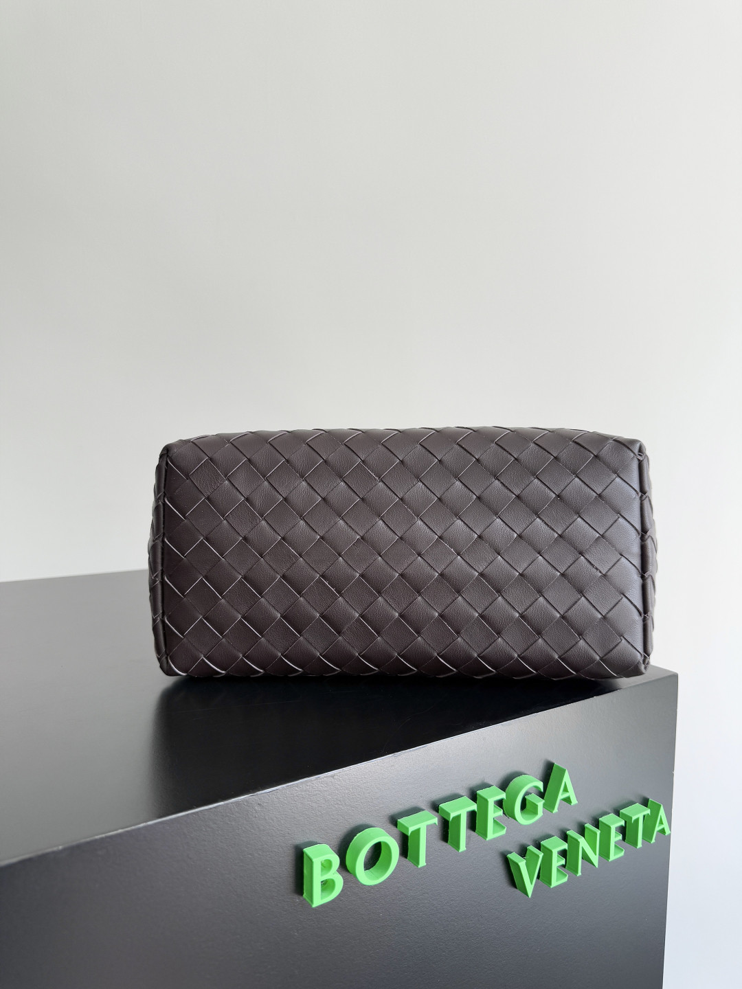 bo*te*ga Ve*ne*ta small andiamo messenger 29x20x13cm