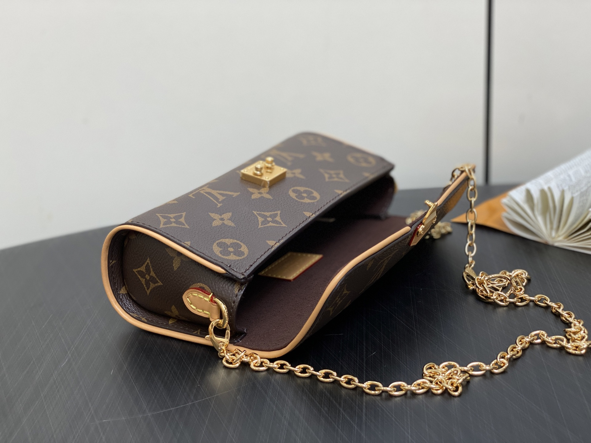 LV Pochette Camille M13566  20.5 x 11x6CM