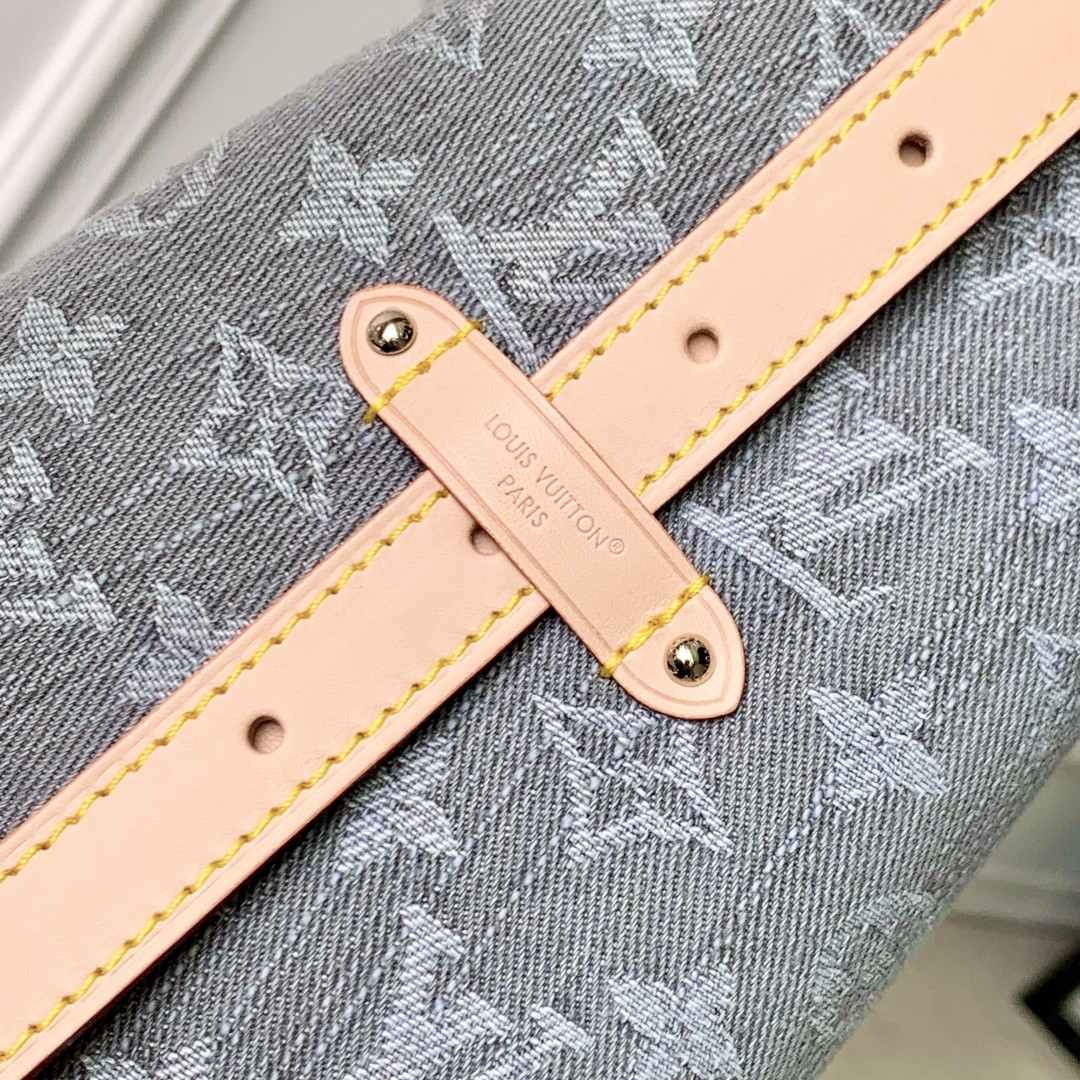 LV Carryall MM M13289 39 x 30 x 15 cm
