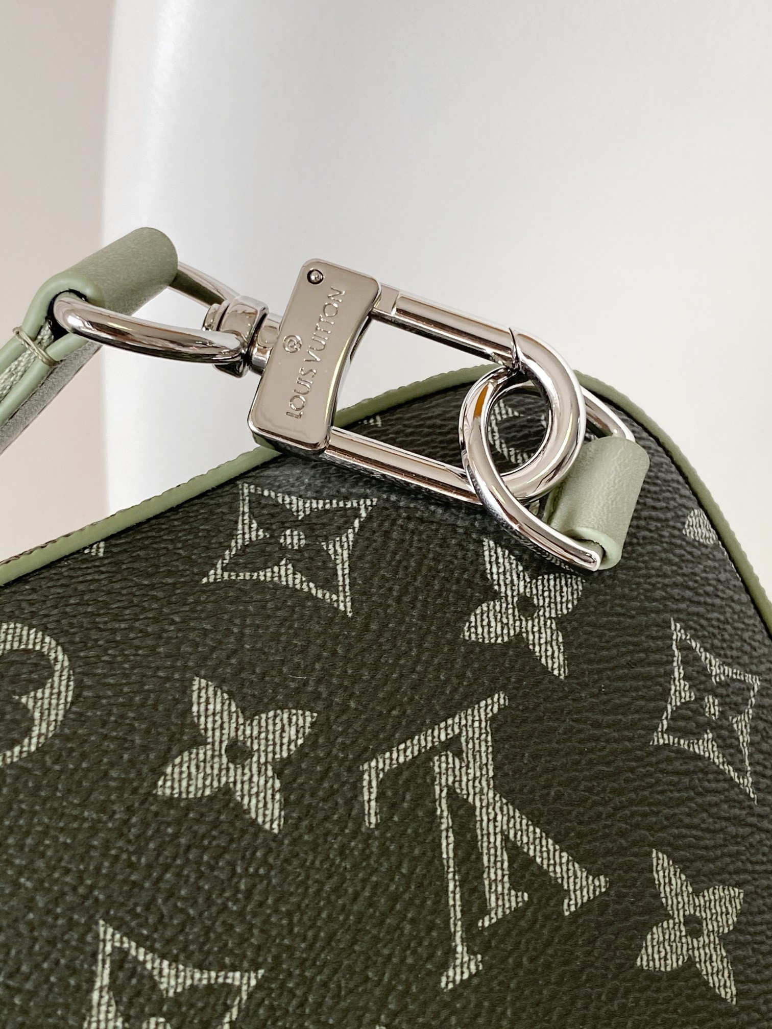 LV AVENUE M11702 20 x 31 x 10cm