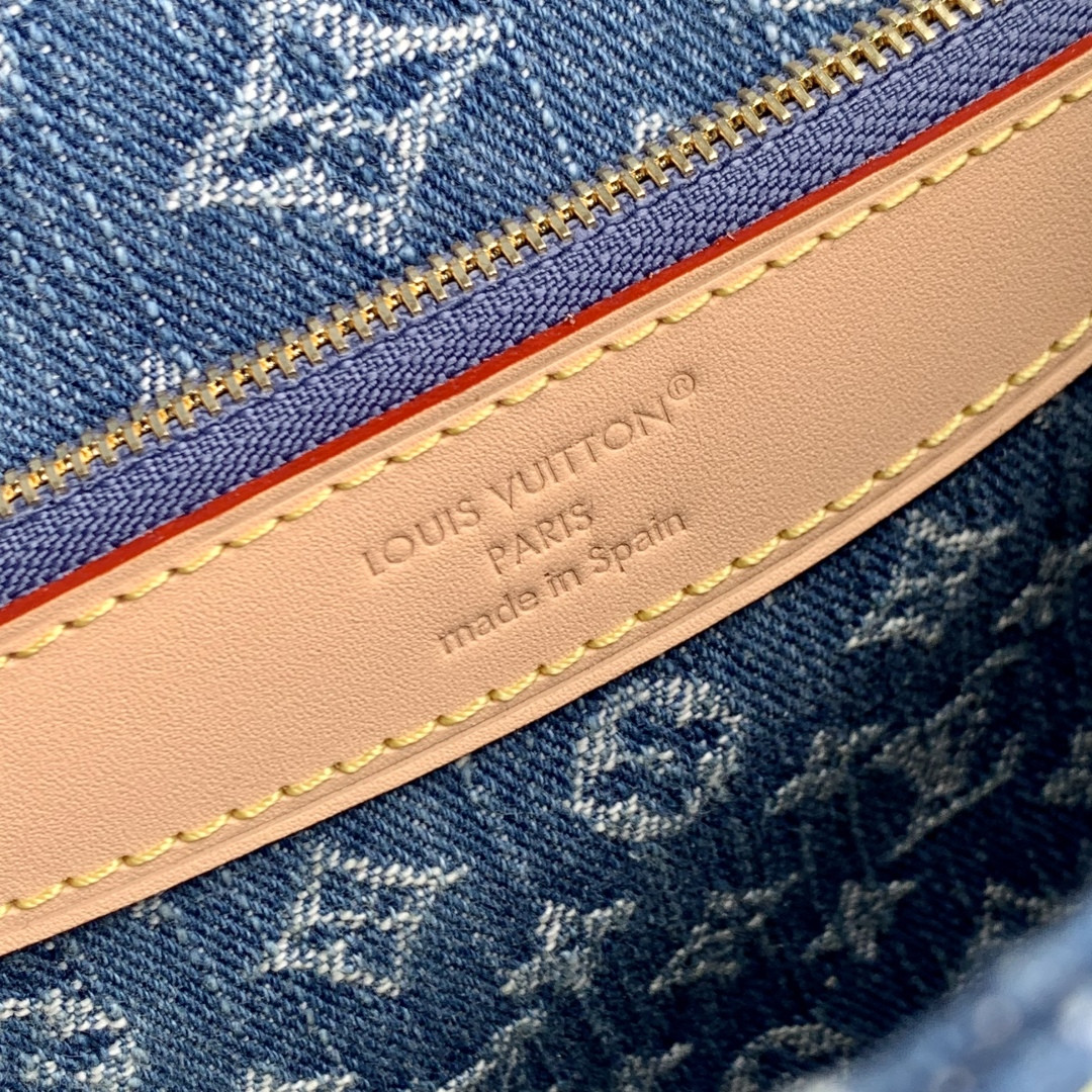 LV Diane M13070 24x15x9cm