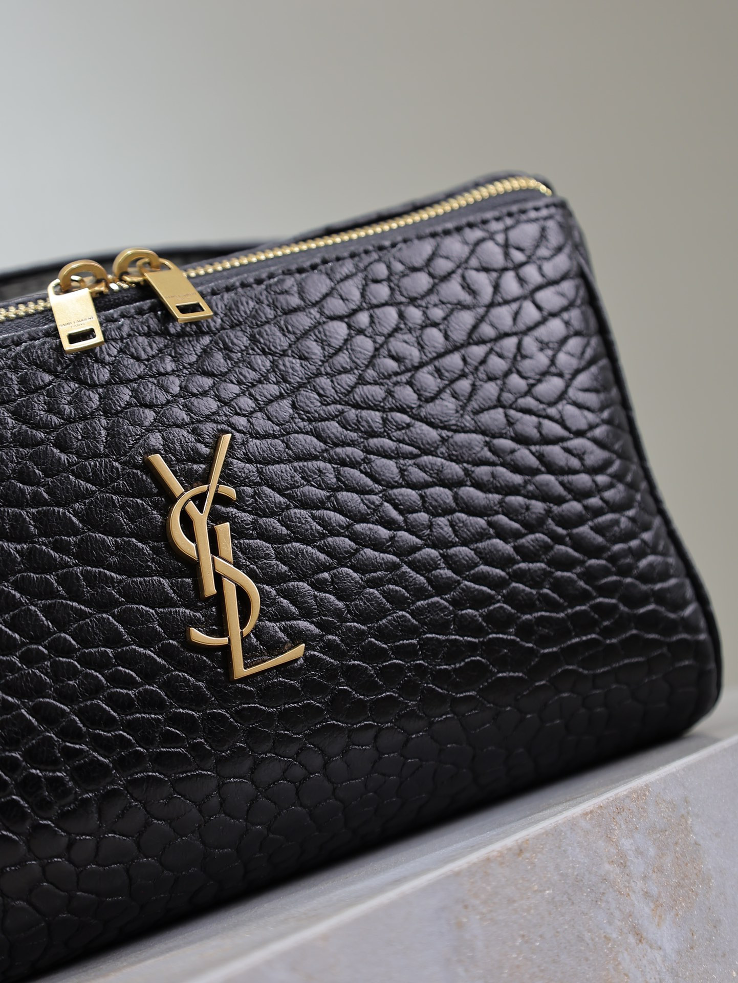 Y*L gaby vanity case in grained leather 21x13x13cm