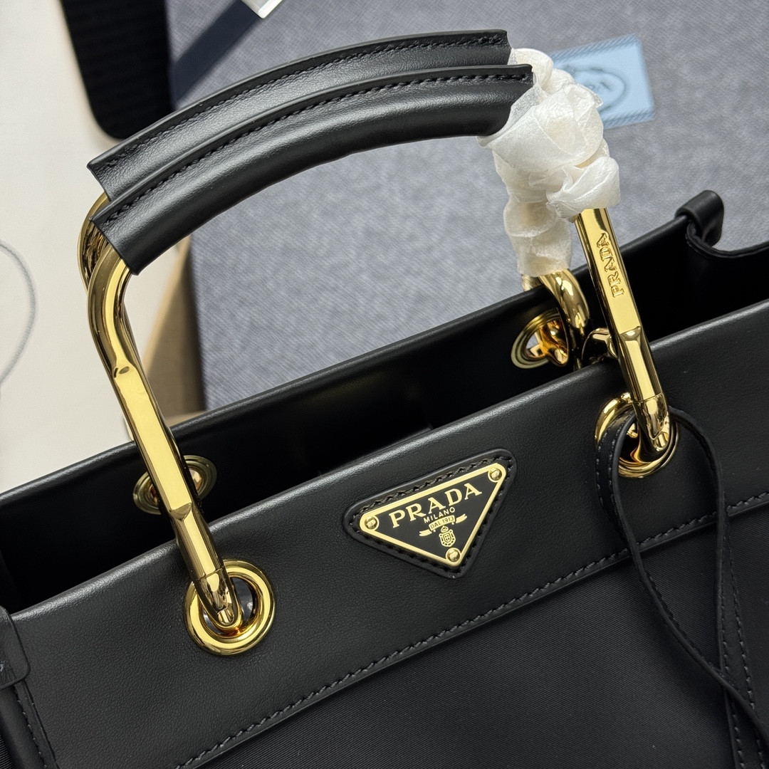 Pra*a re-nylon and leather tote bag 23x28.5x15cm