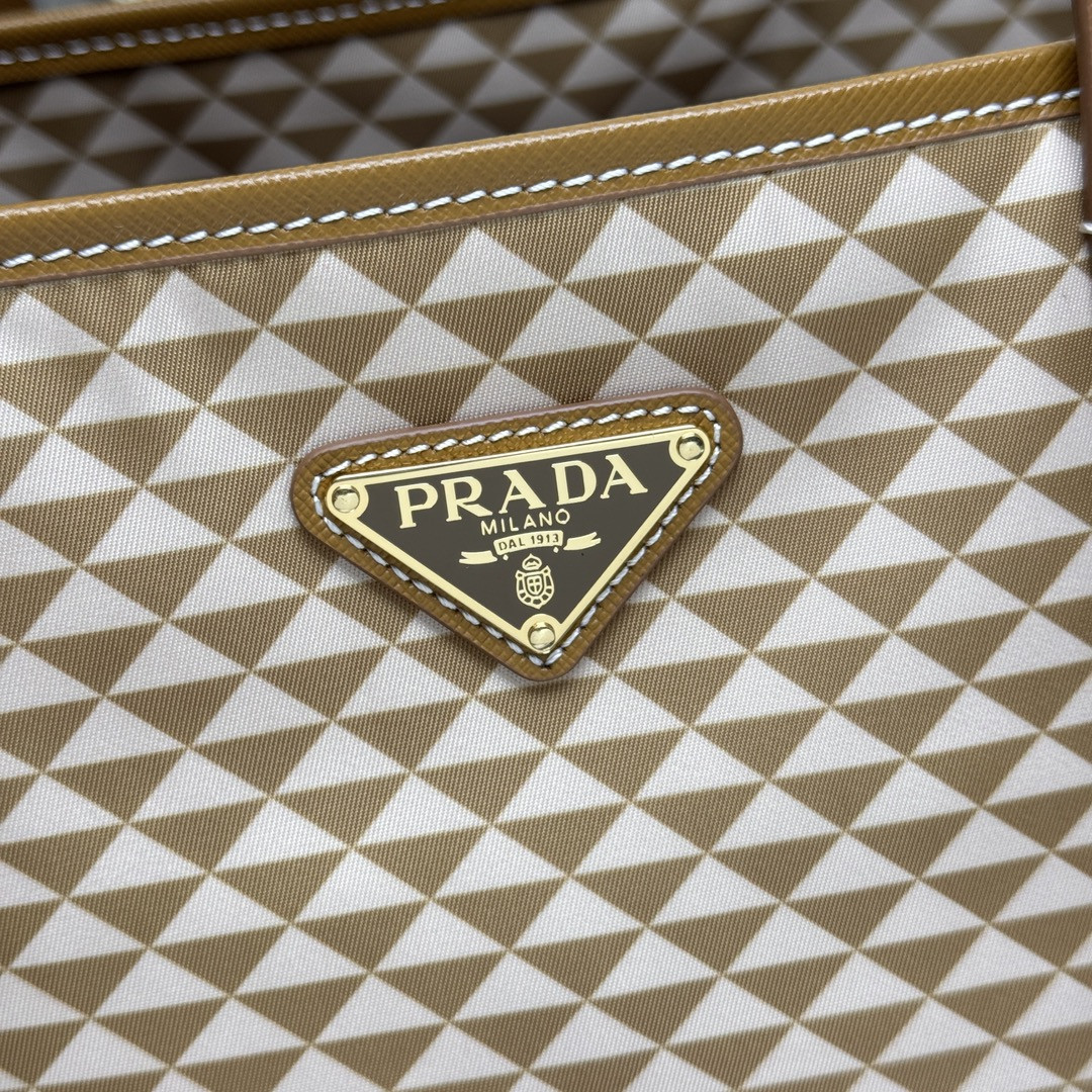 Pra*a re-nylon tessuto triangolo tote bag 33x29x14cm