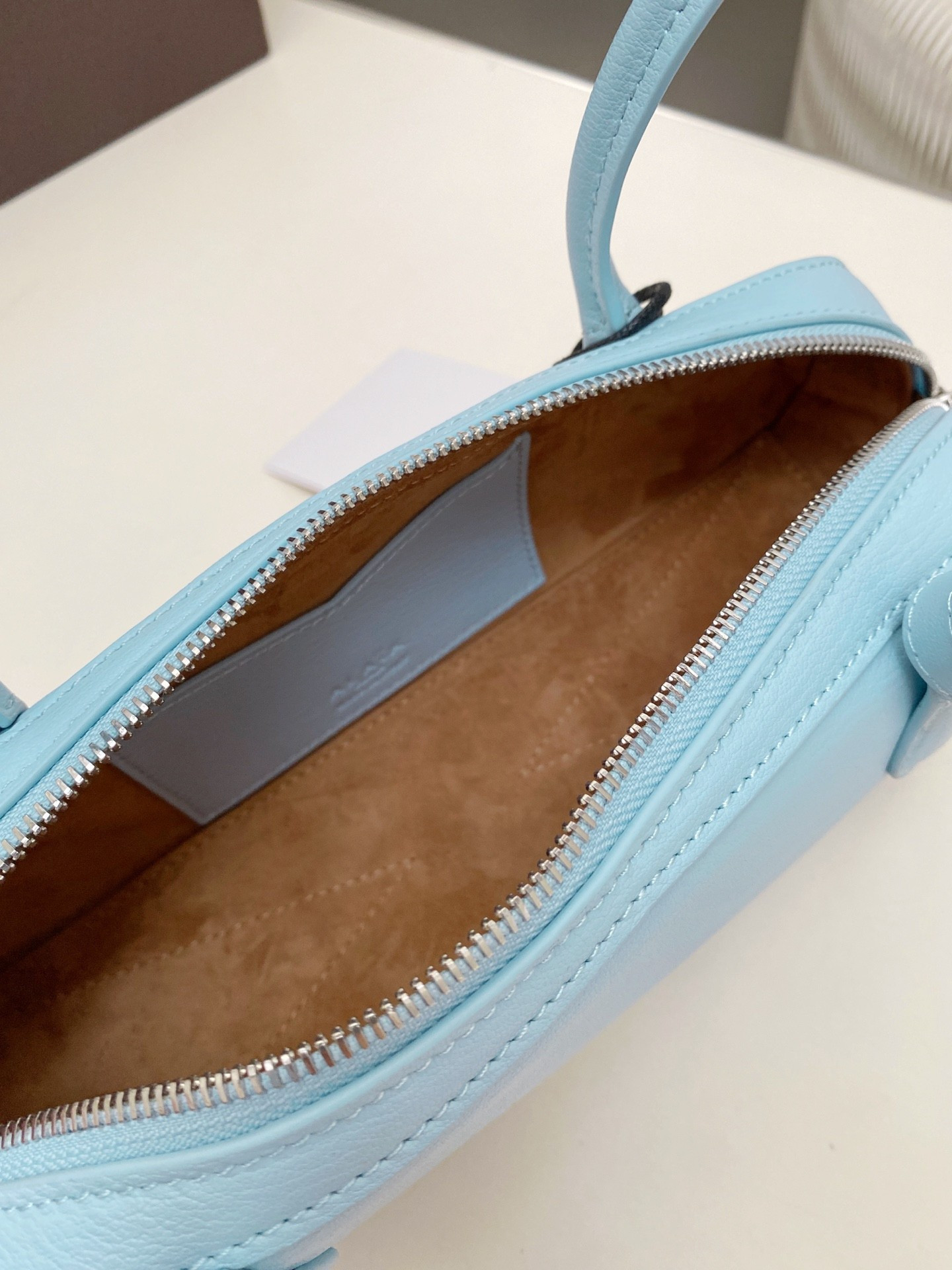 ALAÏA LE TECKEL SMALL BAG 27x9x8cm