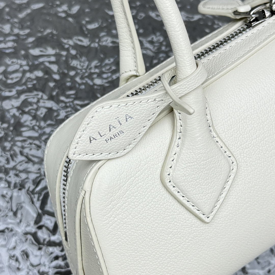 ALAÏA LE TECKEL SMALL BAG 27x9x8cm