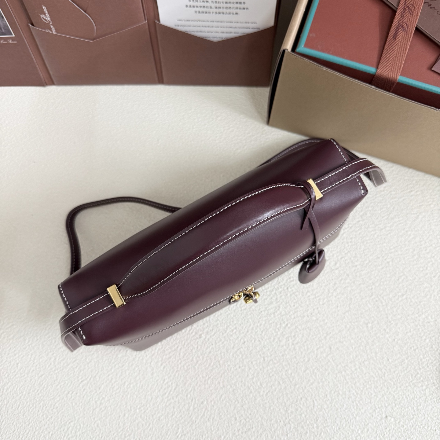 L**o p*ana extra pocket l27 calfskin 16x27x10cm