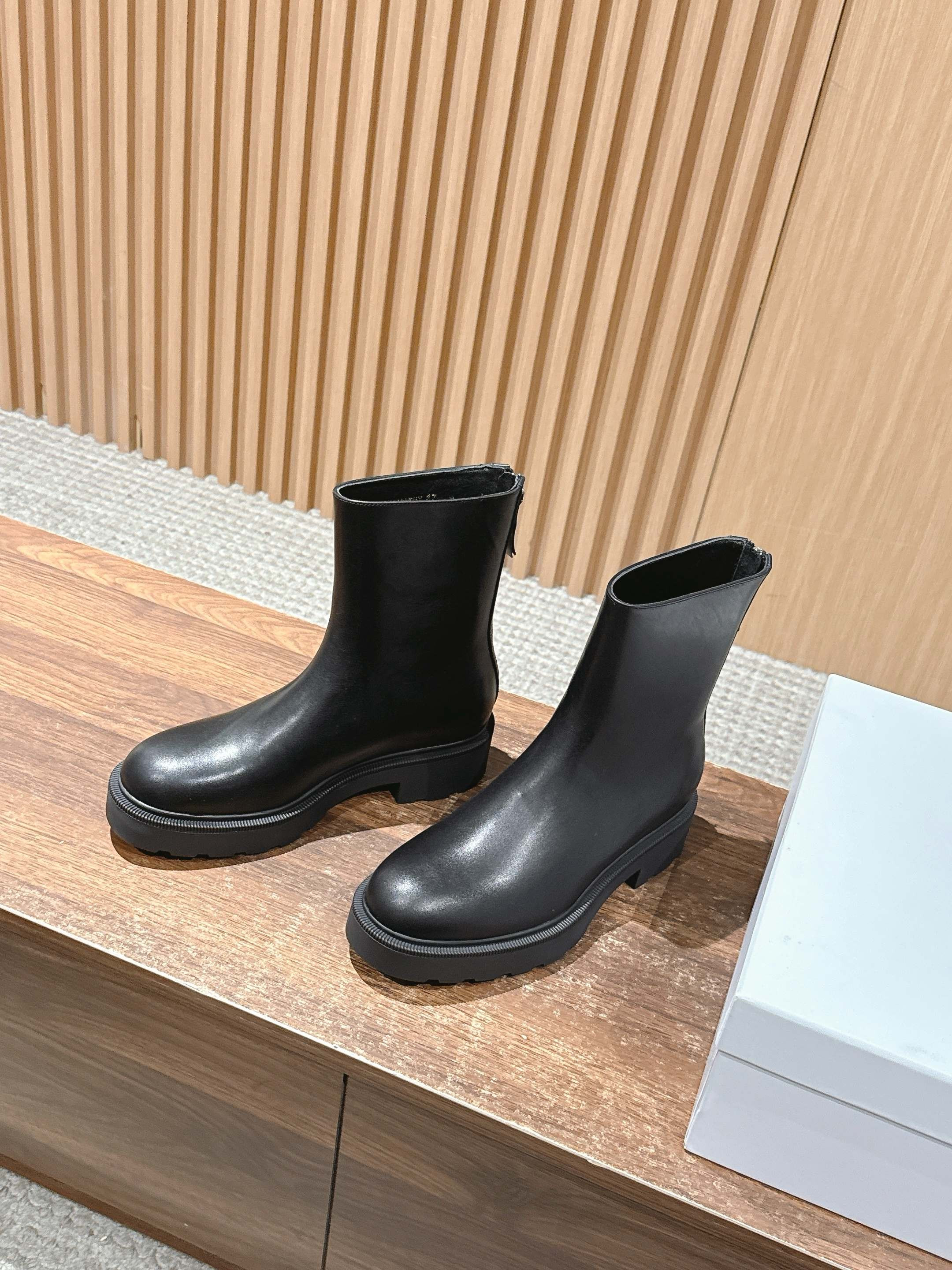 ua T*e R0w nobilis fast boot in leather