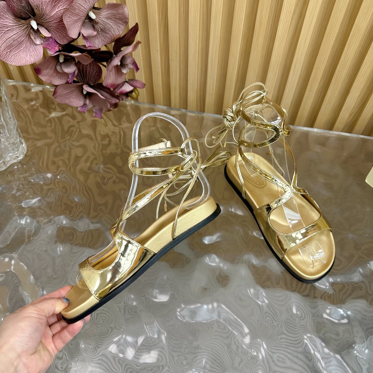 ua Ji*y Ch* sandals